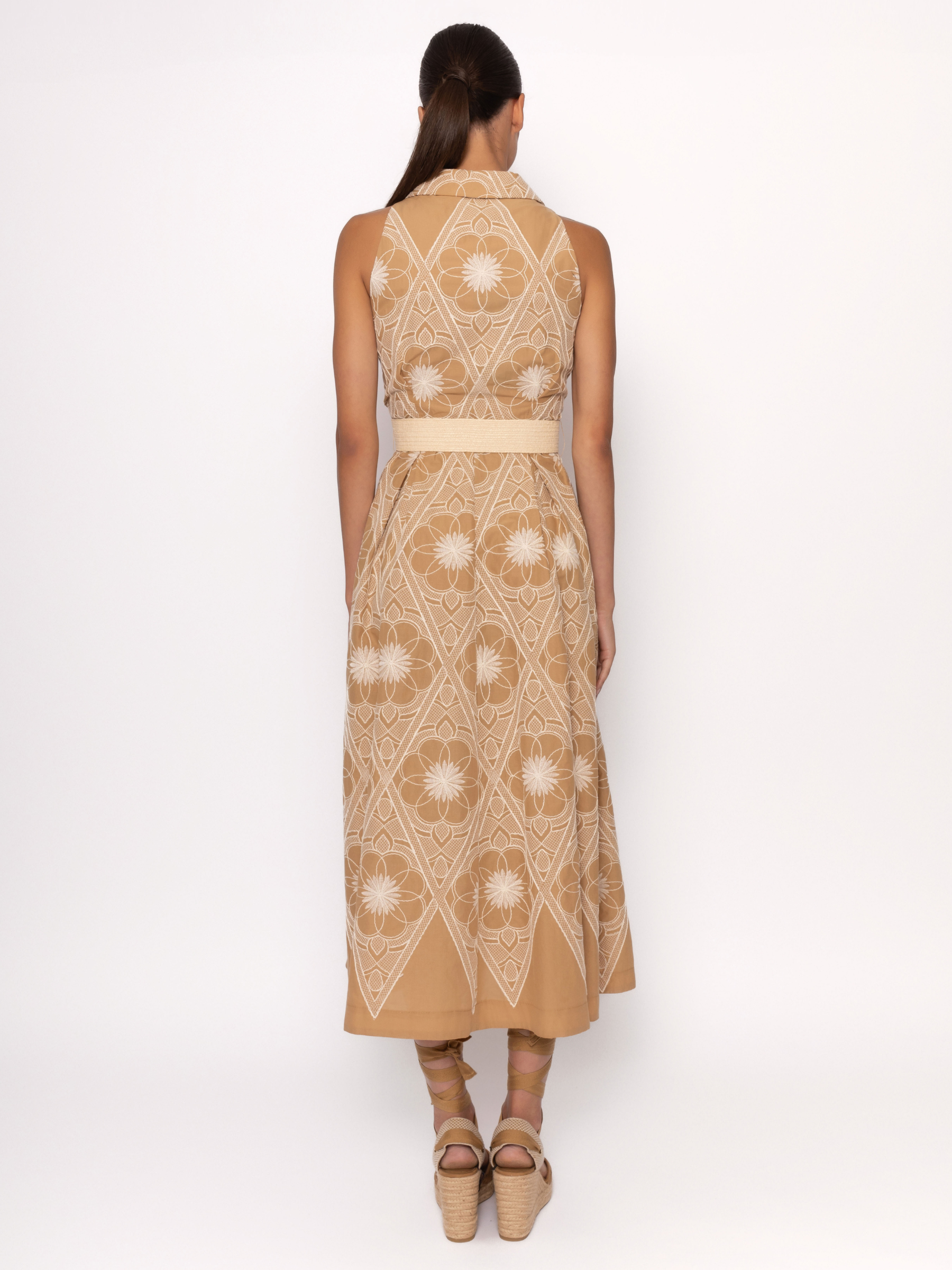 Arggido 49567 belted shirtwaist midi dress with sleeveless collared neckline, button-through front and flowing A-line skirt.