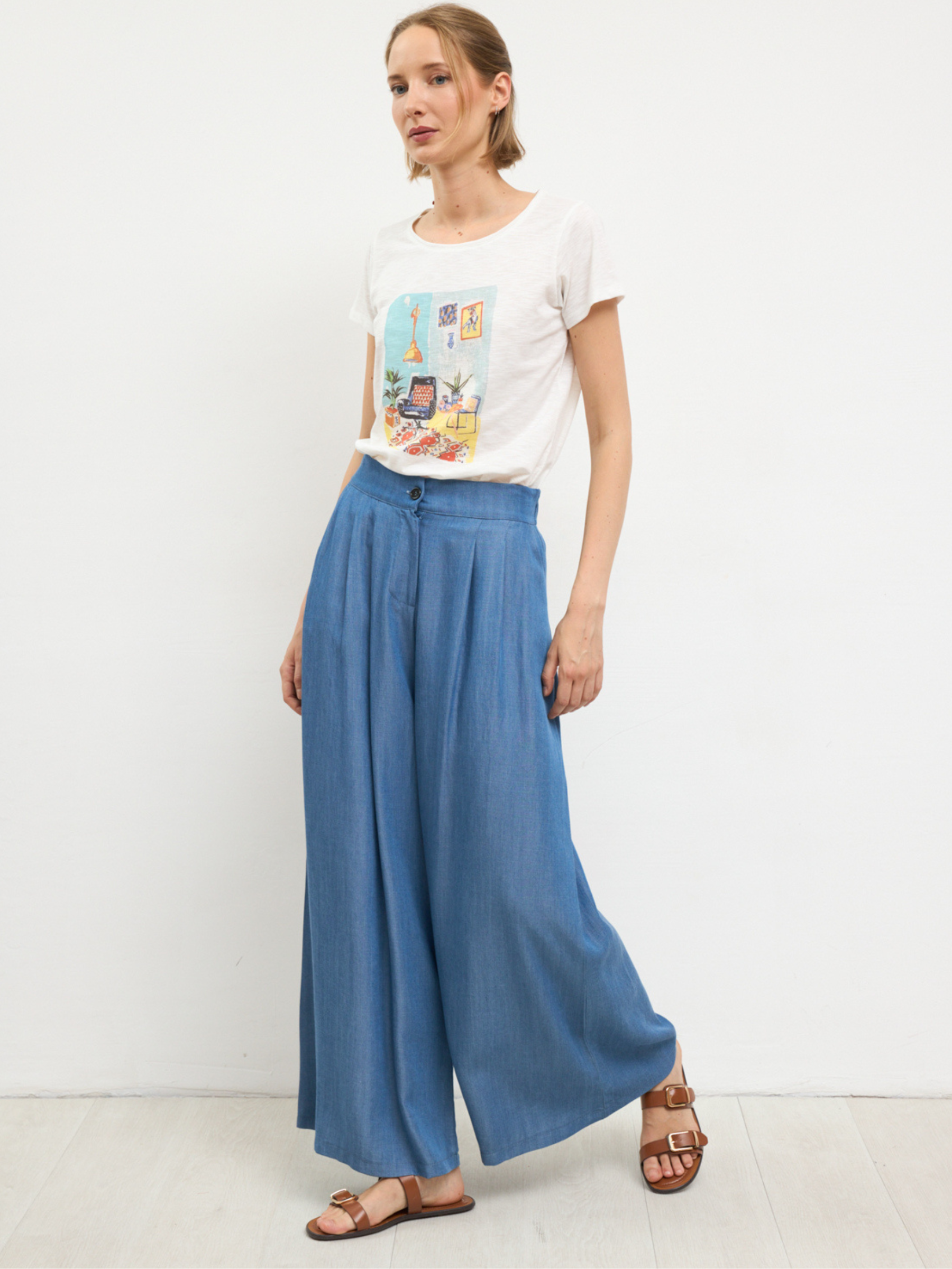 Bariloche Jura Trousers with high-rise waistband, wide-leg silhouette and full-length tailored design.