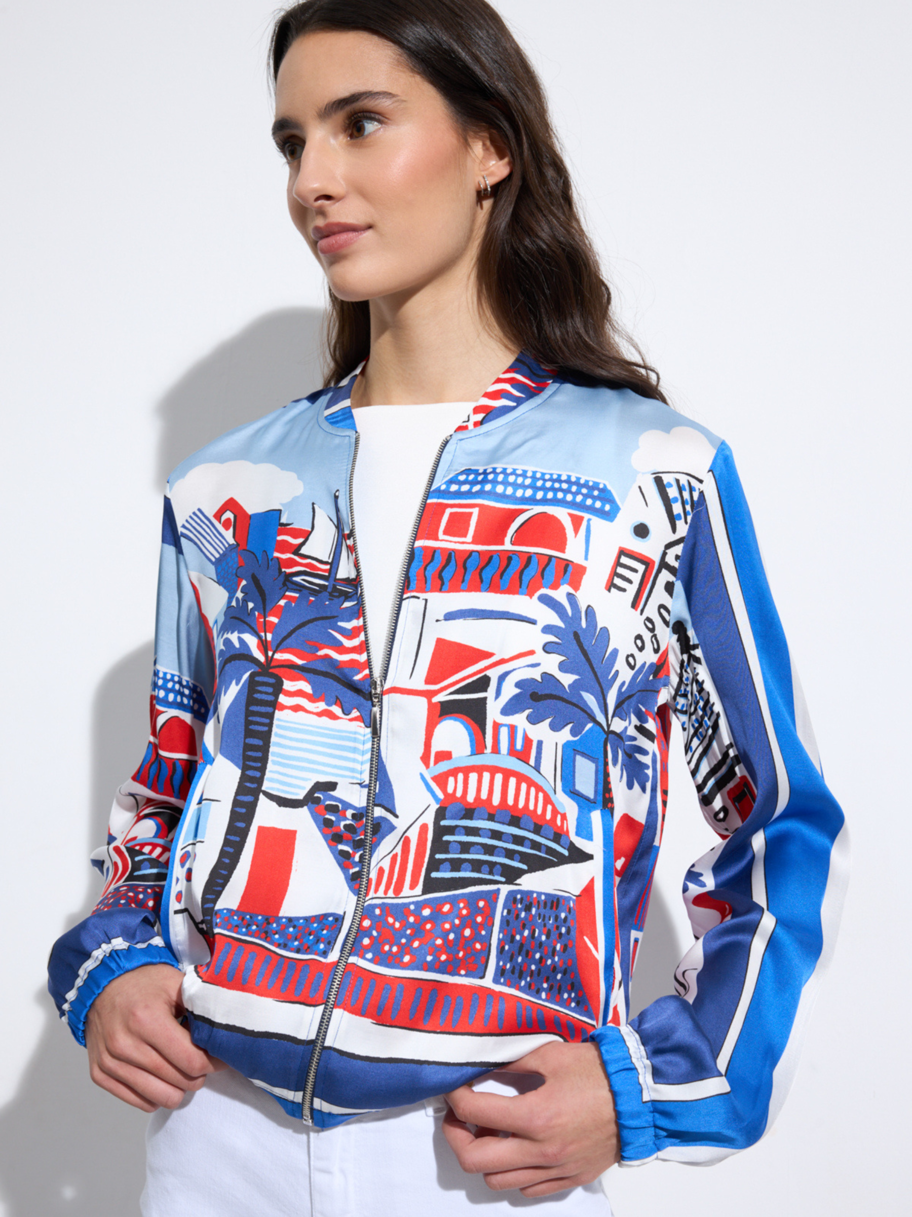 Bariloche Sombra Jacket with round neckline, zip-through front and long sleeves in bold graphic print design.
