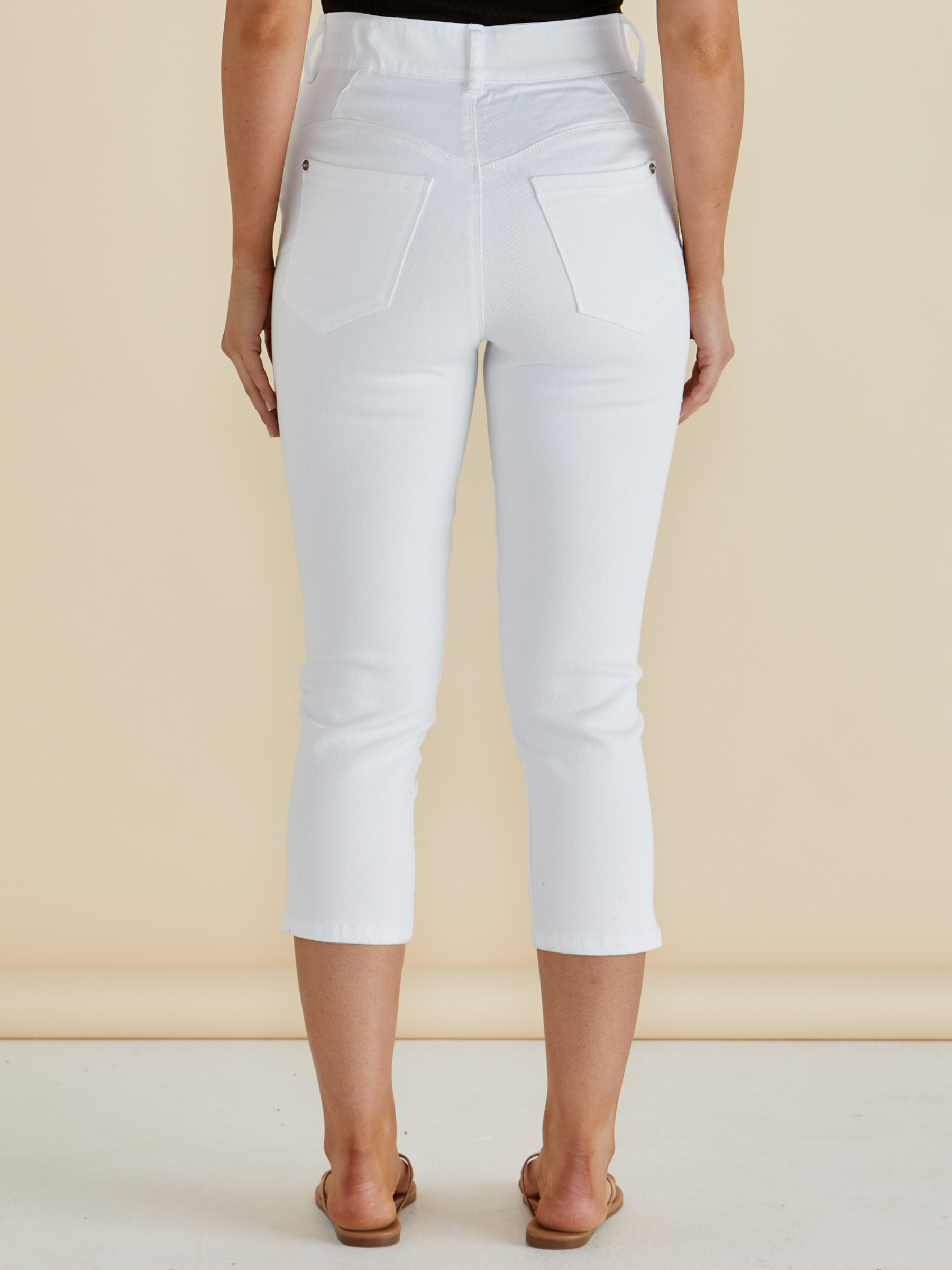 Betty Camila Crop Jeans with slim-leg cropped silhouette, button and zip fastening and side hem split detail.