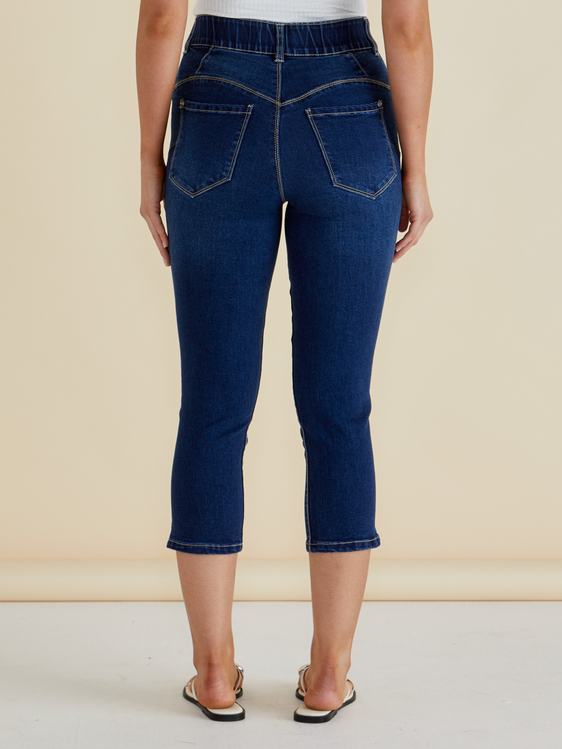 Betty Camila Crop Jeans with slim-leg cropped silhouette, button and zip fastening and side hem split detail.