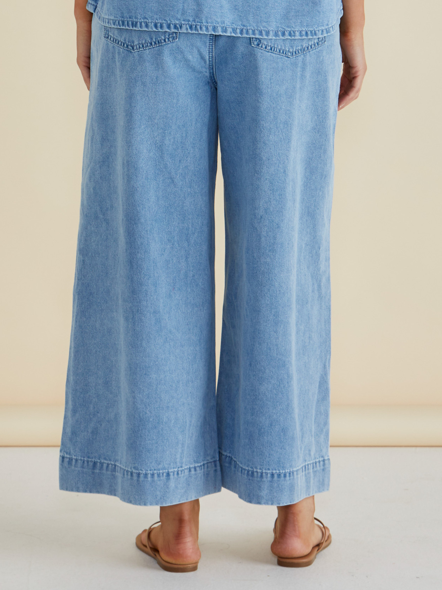 Betty Saffra Relax Leg Jeans with elasticated drawstring waistband, wide-leg silhouette and front patch pockets.