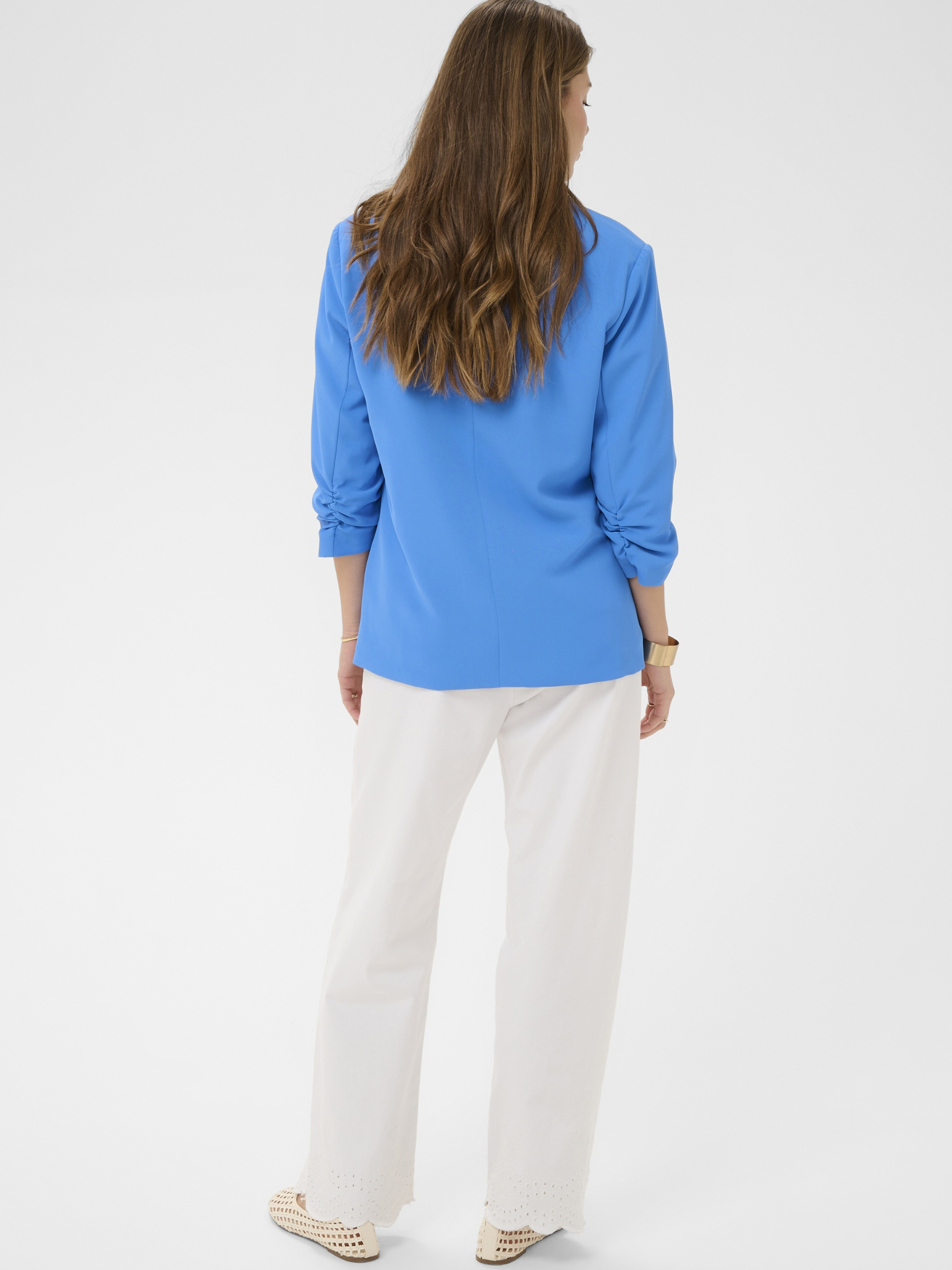 Cream Can Cocamia 3/4 Blazer tailored women’s blazer with notch lapels and single-button fastening.