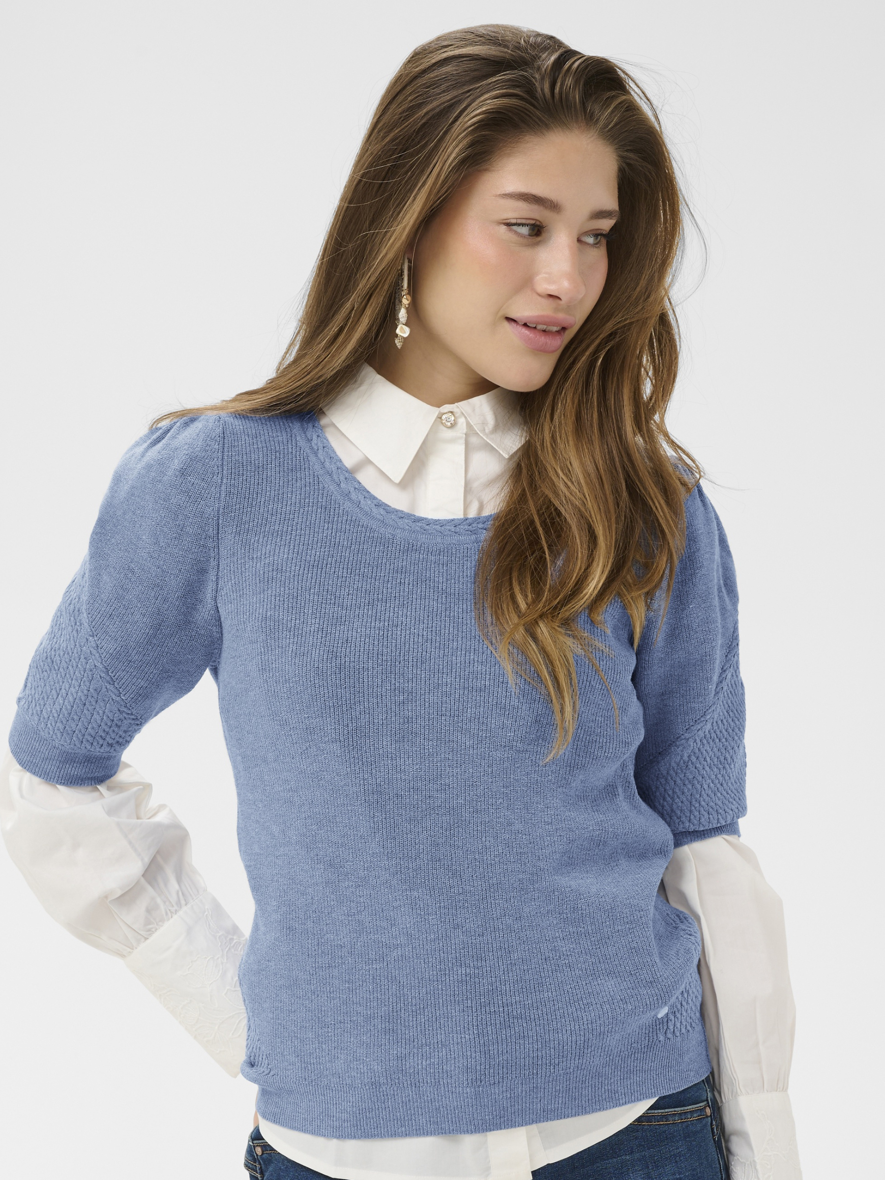 Cream Dela SS Knit Blouse with round neckline, short sleeves and textured knit detail