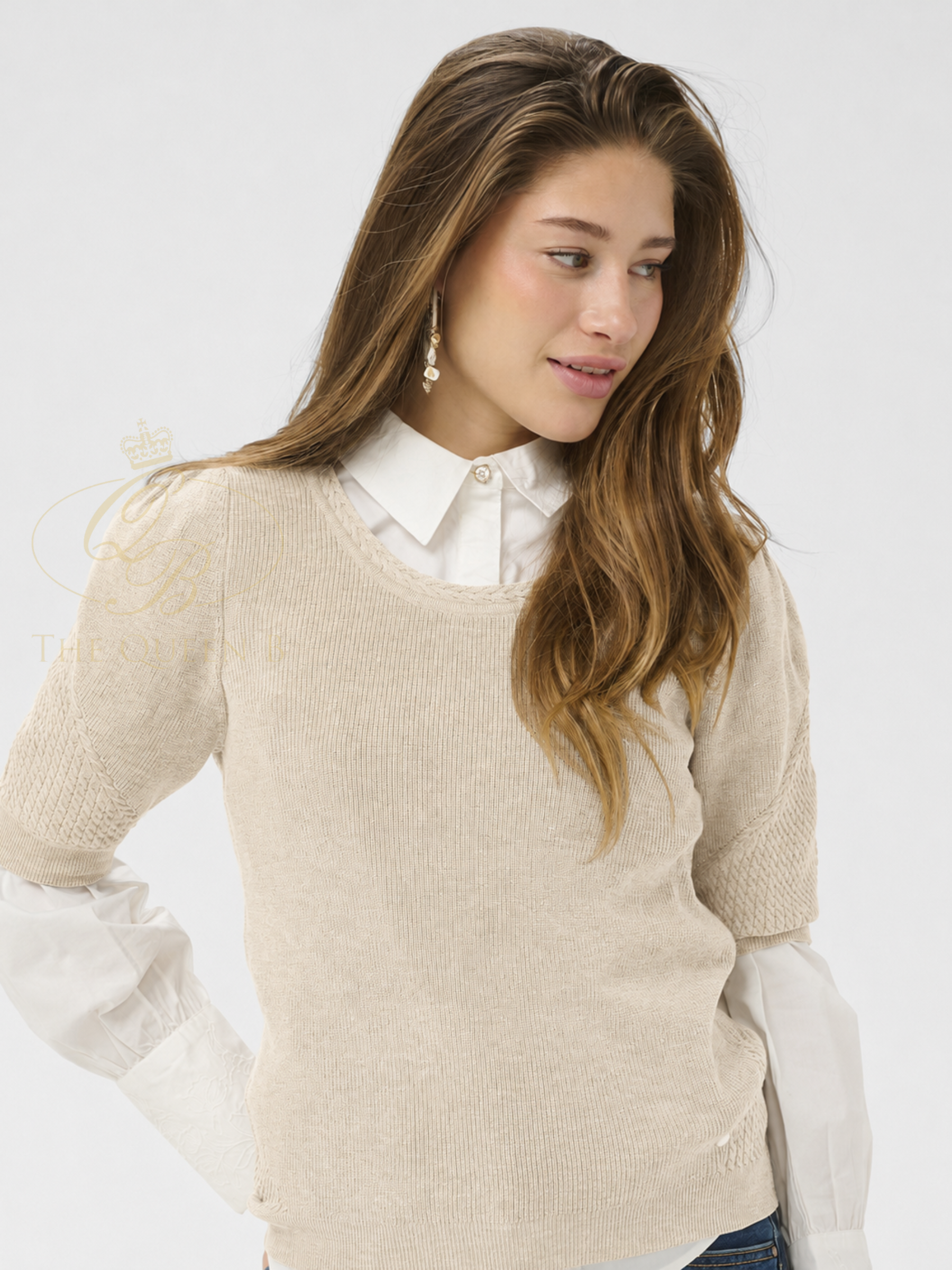 Cream Dela SS Knit Blouse with round neckline, short sleeves and textured knit detail