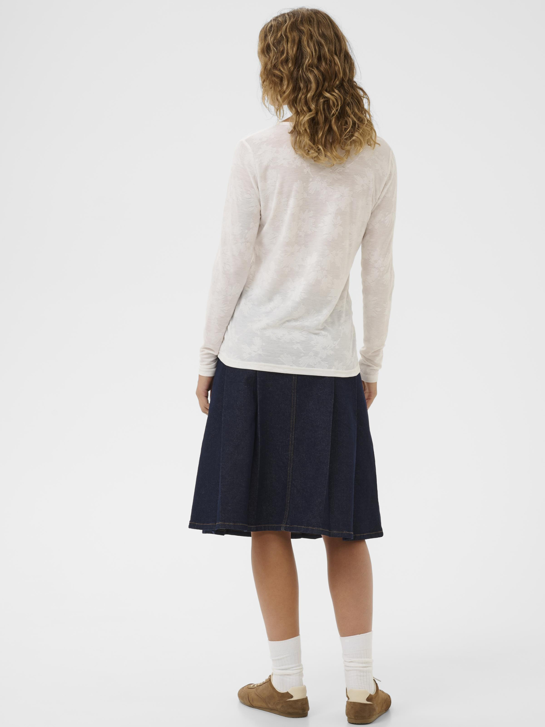 Cream Olive V Neck T-Shirt women’s hip-length V-neck t-shirt with soft stretch fabric for everyday wear.