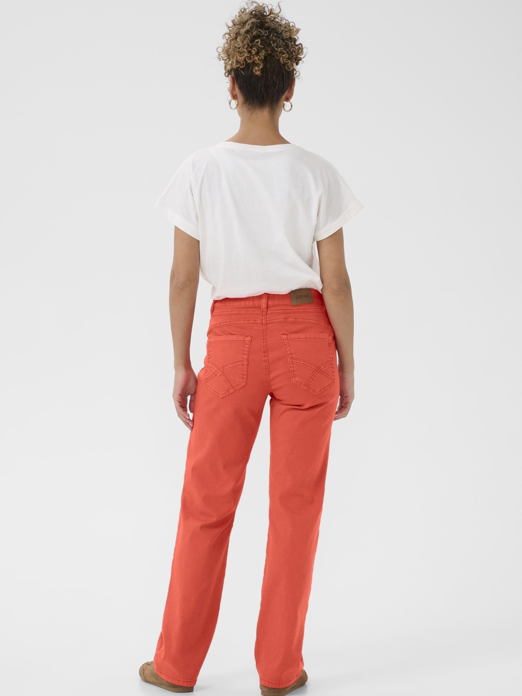 Cream Sophia LP Straight Twill women’s straight-leg trousers with regular waist and full-length fit, styled with a long-sleeve top.