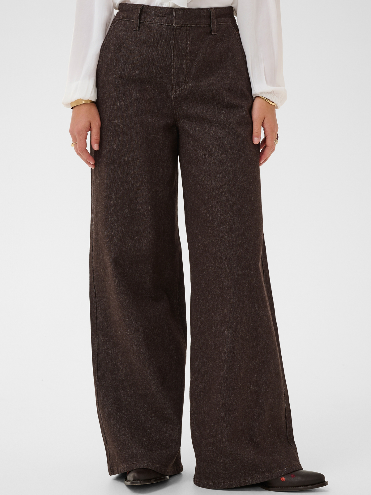 Cream Visti women’s high-waist straight-leg trousers with full-length fit and stretch denim fabric for everyday wear.