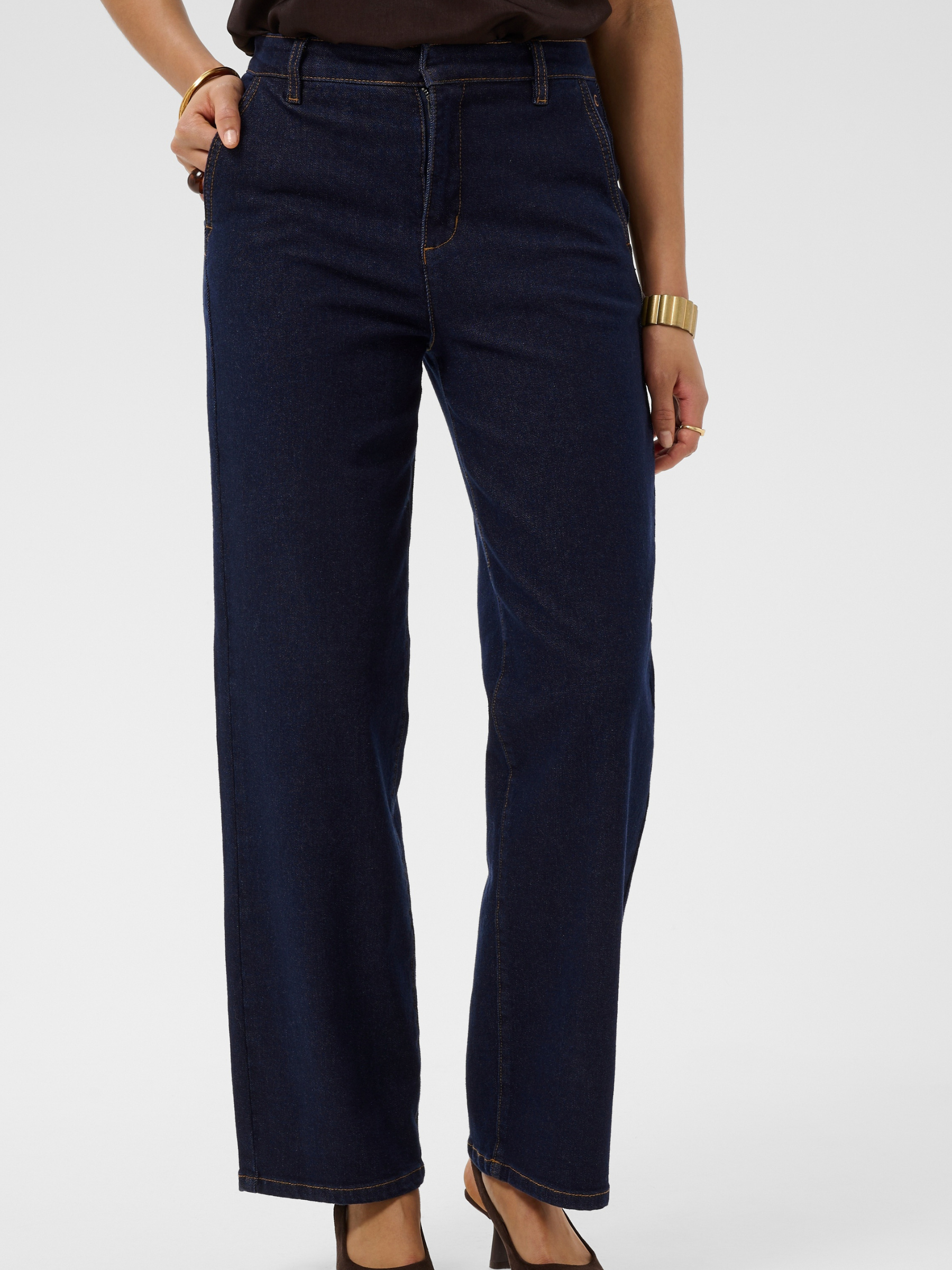 Cream Visti women’s straight leg jeans with high waist, full length cut and classic regular fit.