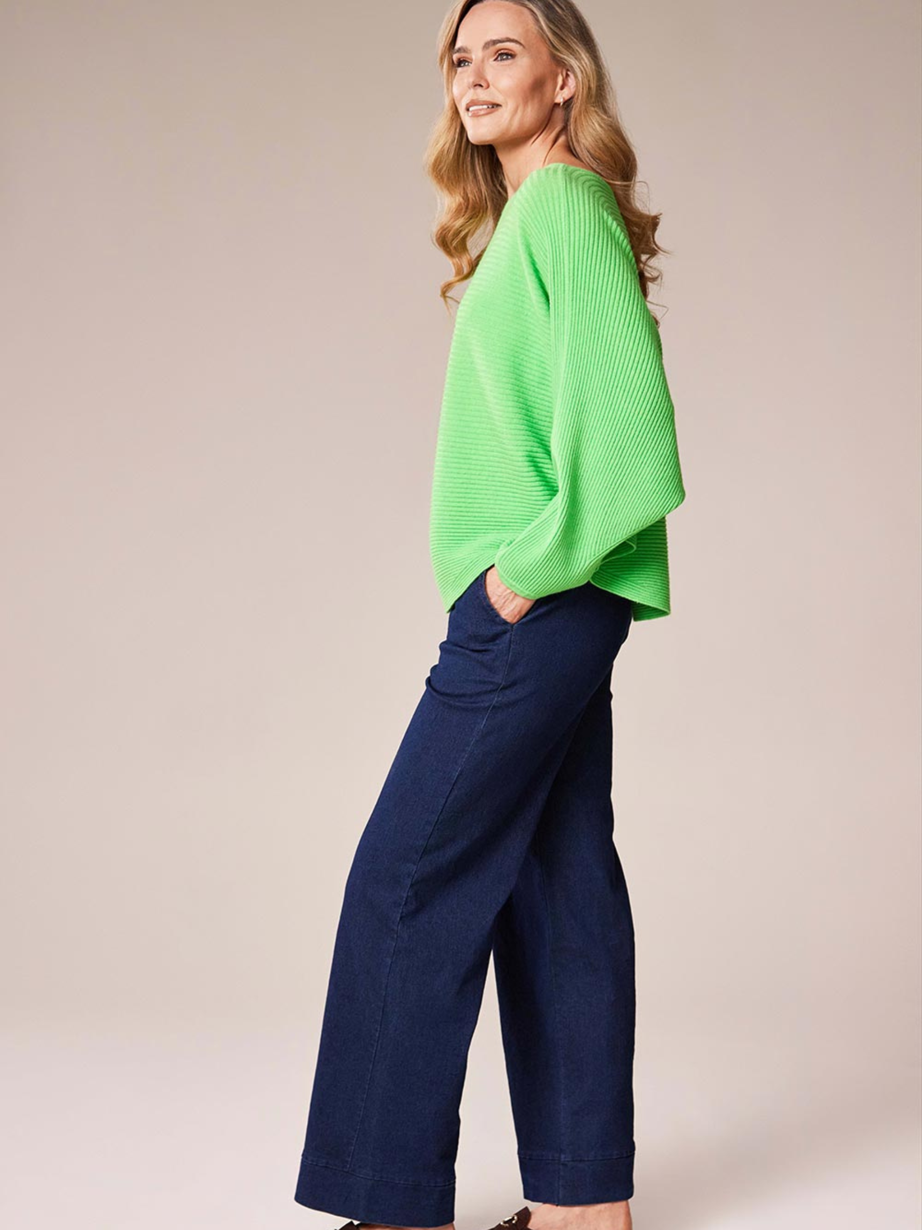 Deck By Decollage 8948 women’s ribbed knit jumper with round neckline.
