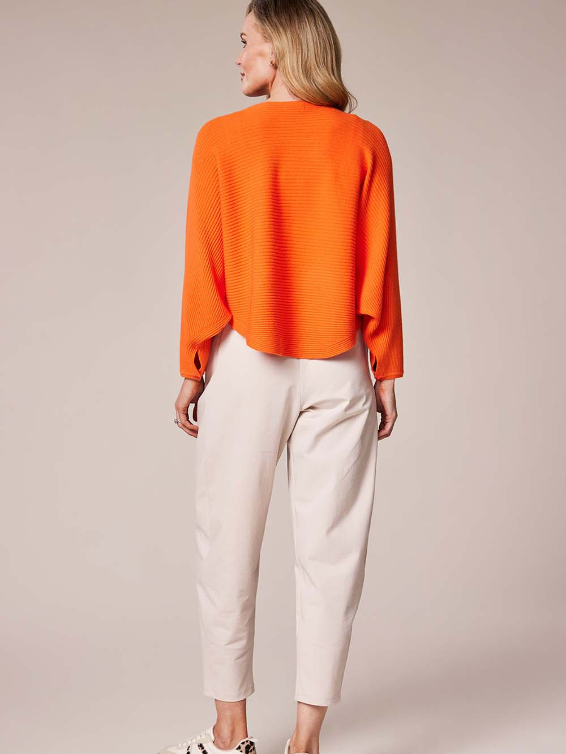 Deck By Decollage 8948 women’s ribbed knit jumper with round neckline.