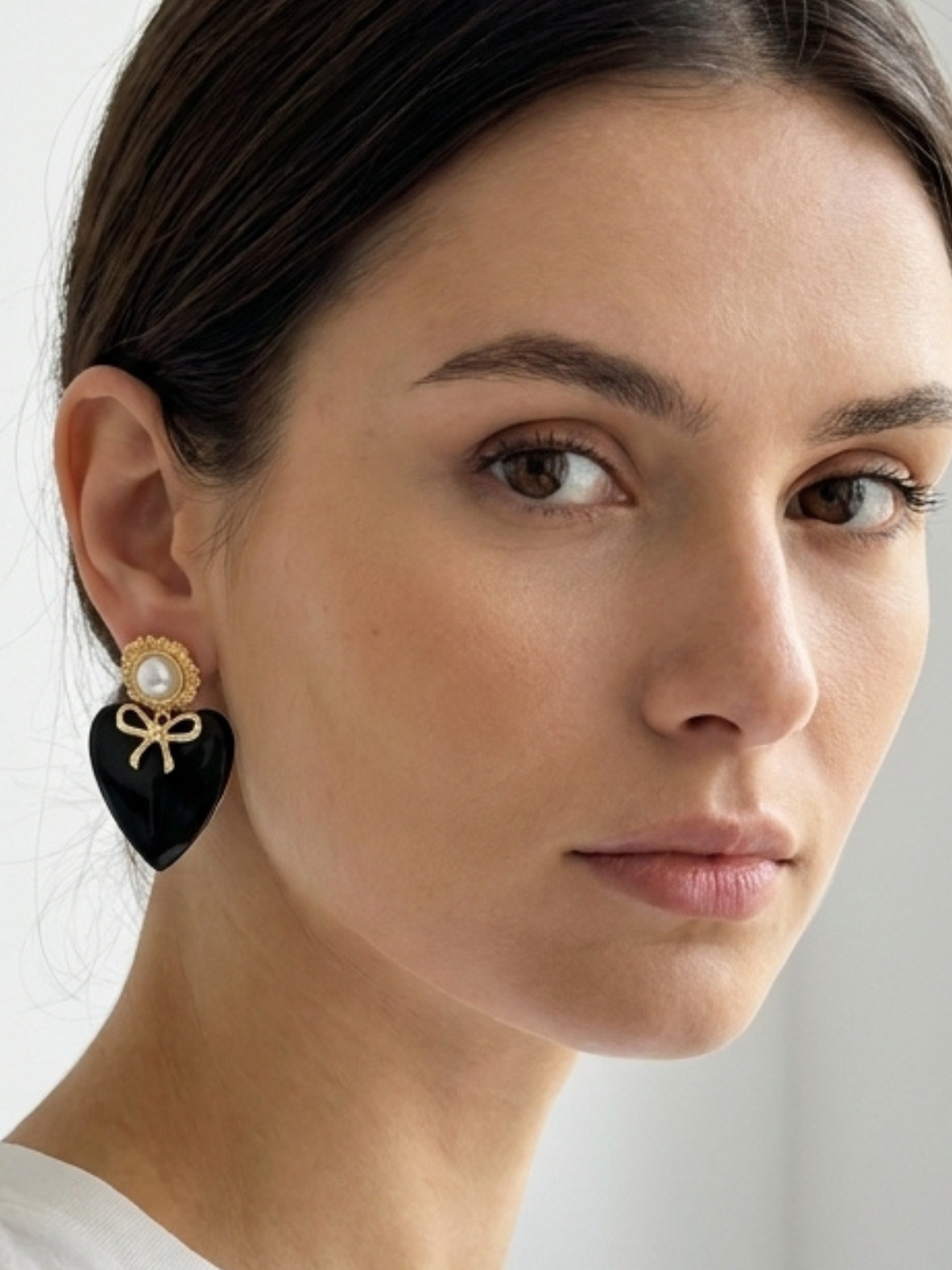 Envy 554 Heart & Bow Earrings
