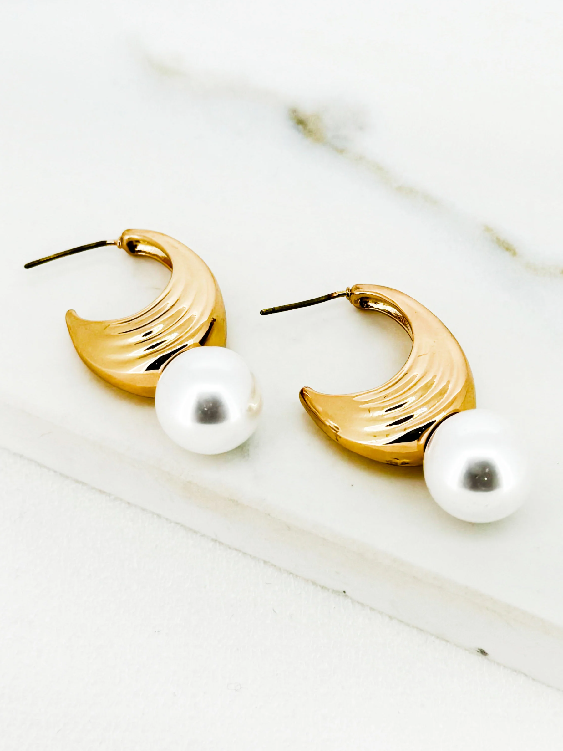 Envy 4589 Pearl Studded Earrings with curved sculptural design and pearl detail.