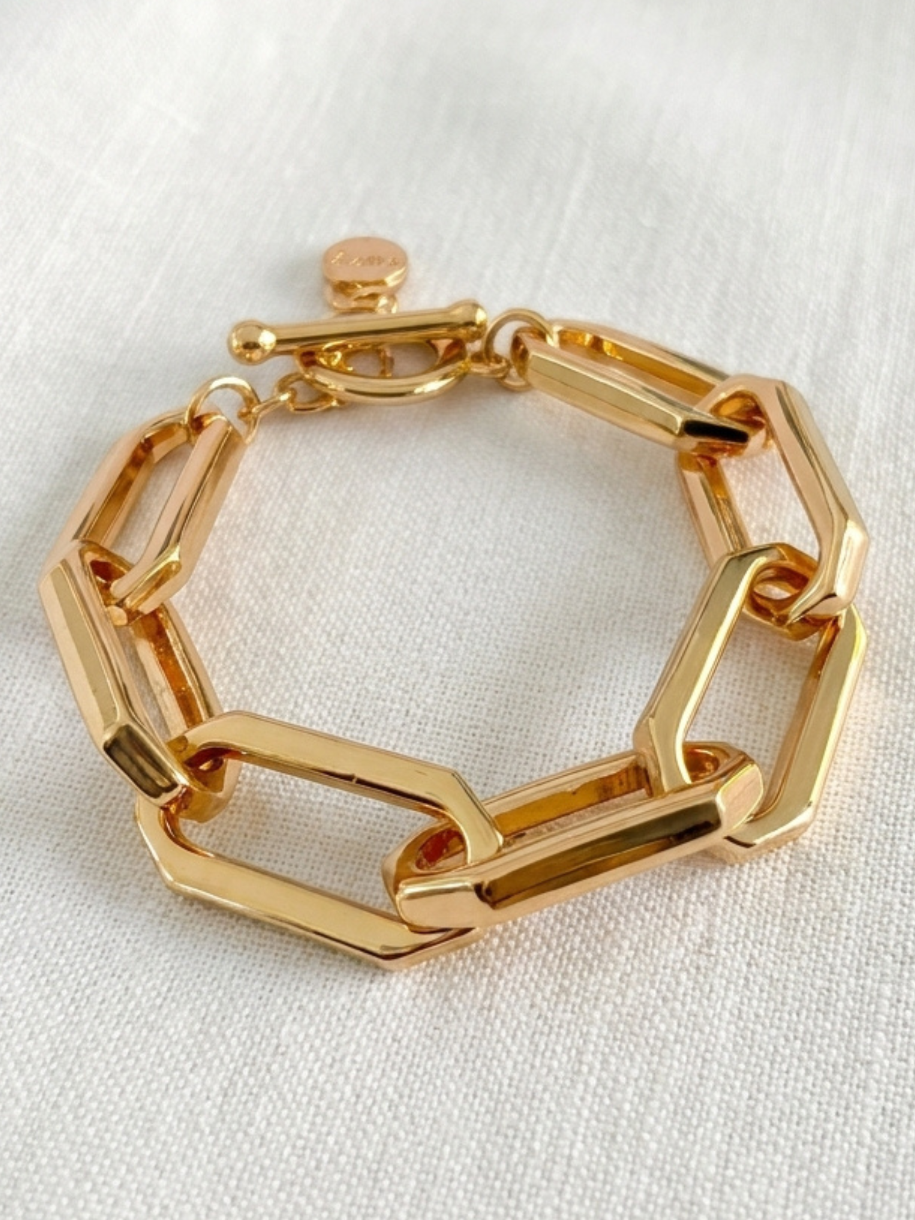 Envy 4897 Linked T-Bar Bracelet with oversized interlocking links and T-bar fastening.
