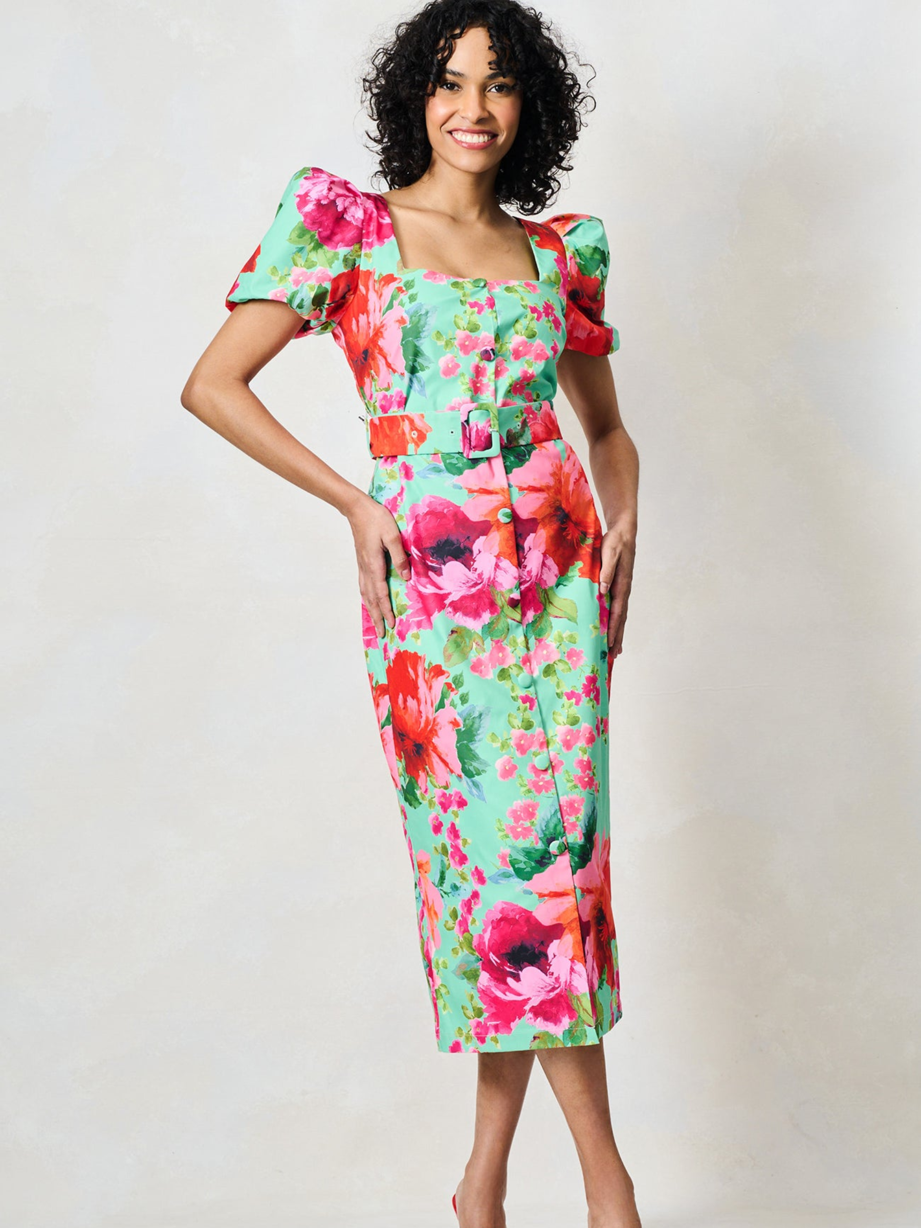 Hope & Ivy Rowena Green Floral Dress with sweetheart neckline, puff sleeves, belted waist and fitted pencil silhouette.