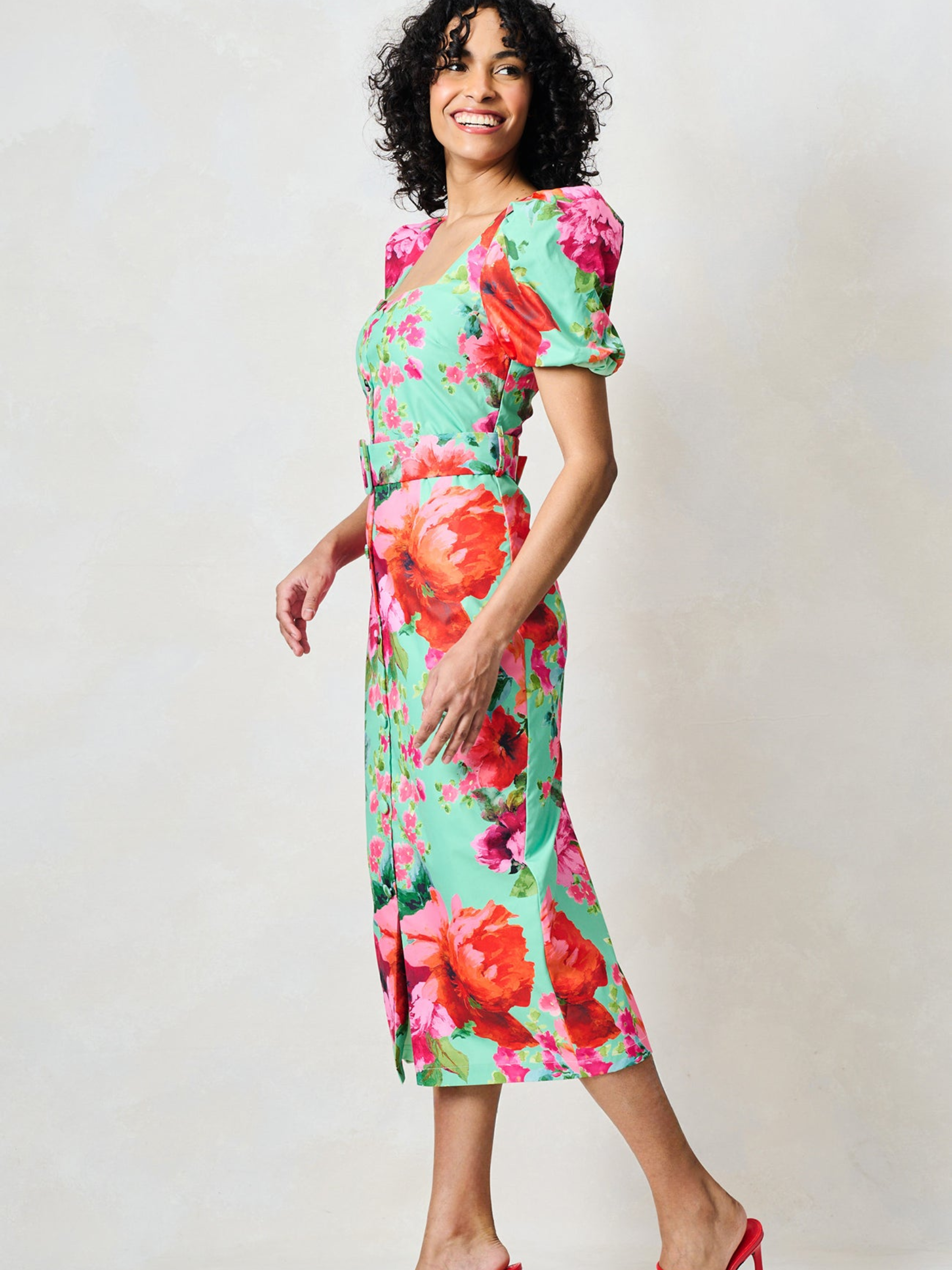 Hope & Ivy Rowena Green Floral Dress with sweetheart neckline, puff sleeves, belted waist and fitted pencil silhouette.