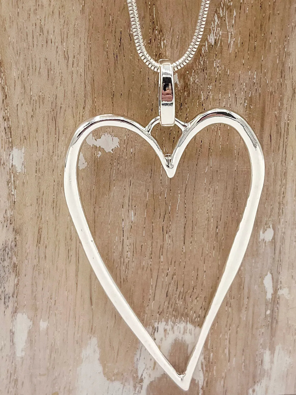 Jess & Lou  - NK142 HOLLOW HEART