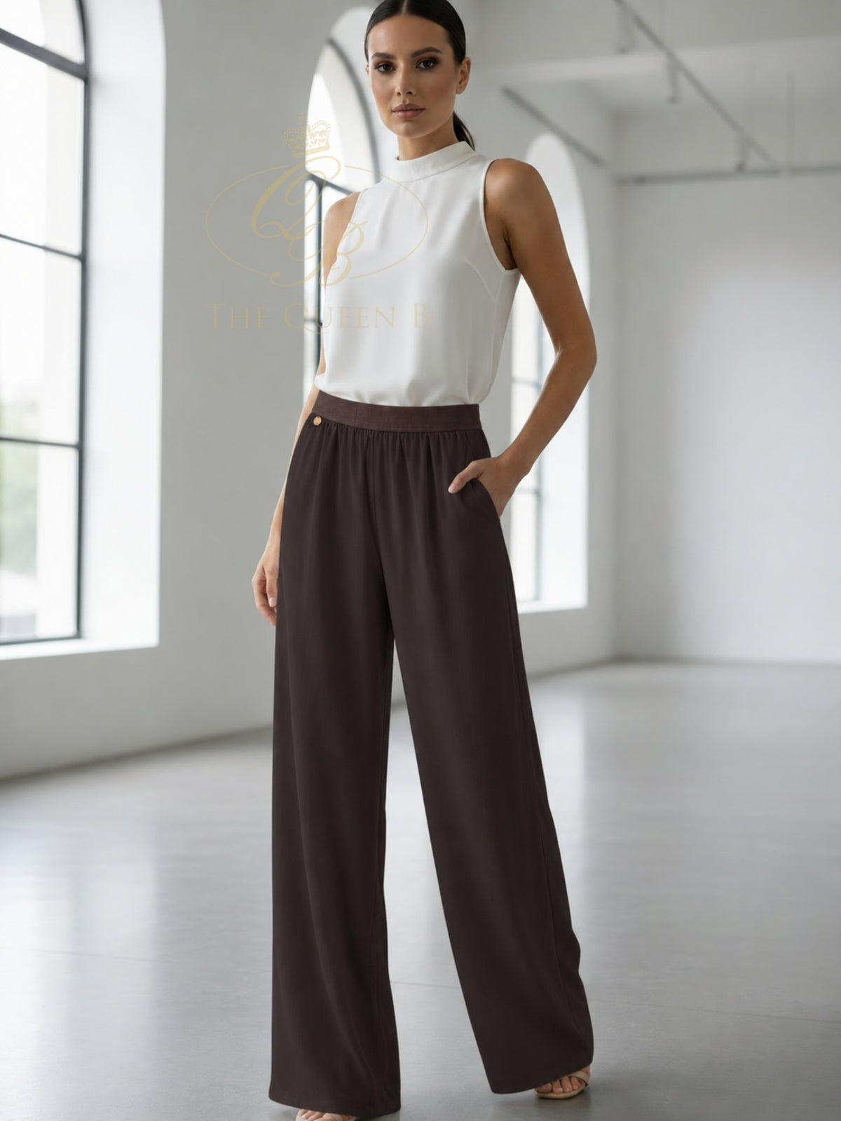 Malissa J woven wide leg trousers with high waist and contrast waistband detail in a flowing full-length silhouette.
