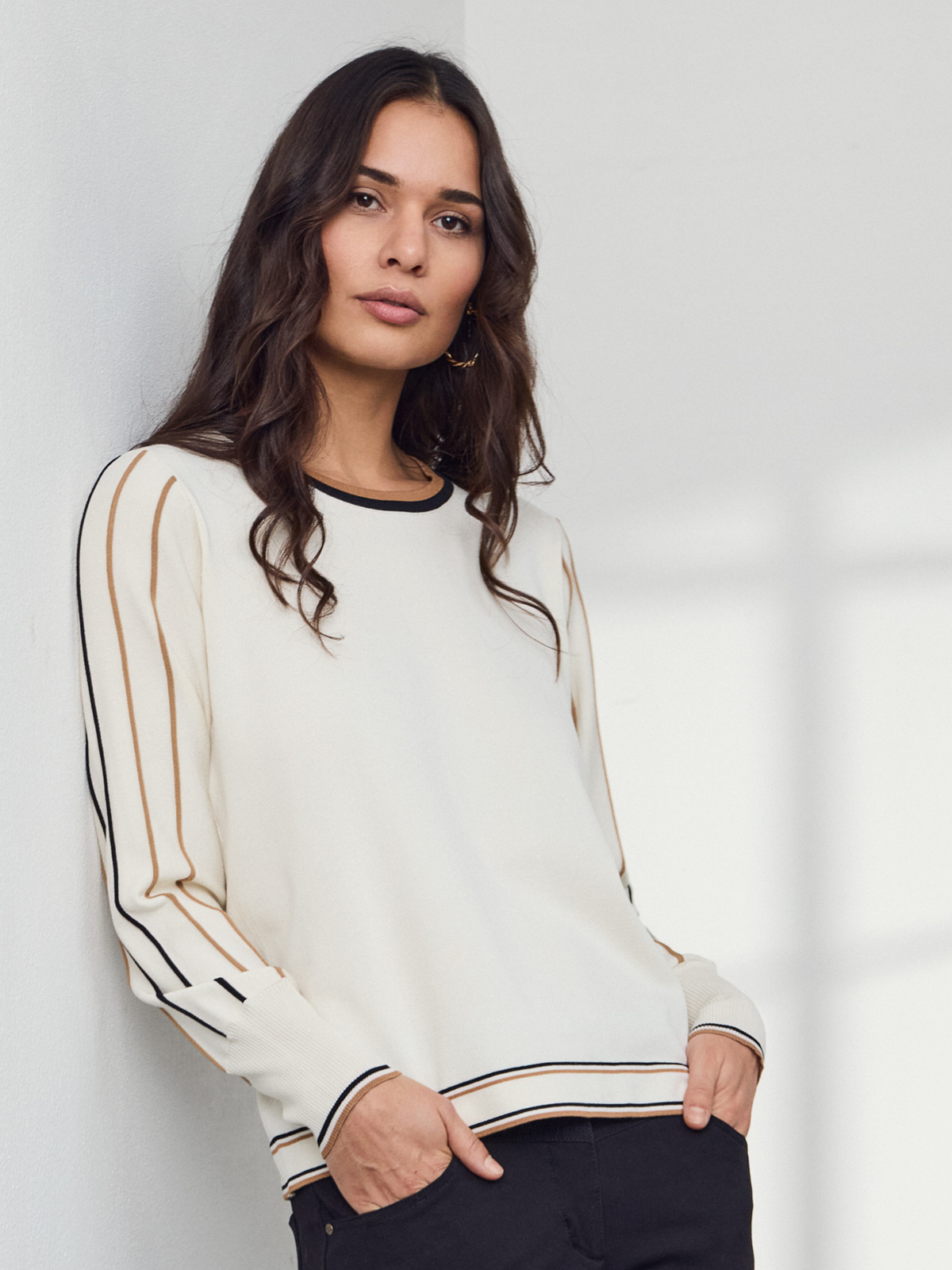 Micha 192 Jumper with round neckline, long sleeves, contrast stripe detailing and ribbed cuffs and hem.