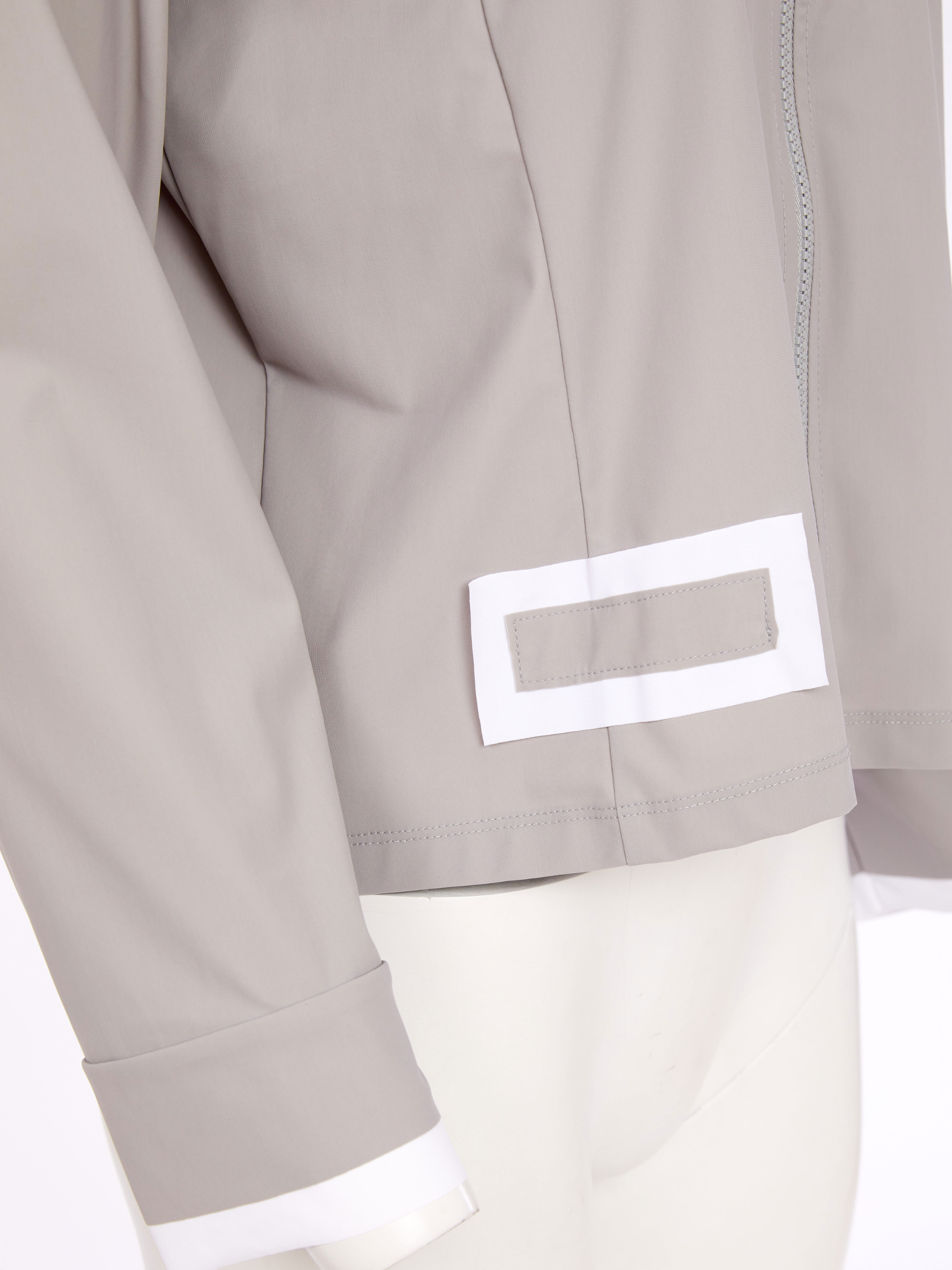 Naya NAS26 182 Hooded Short Jacket with relaxed fit, lightweight stretch fabric and modern everyday design.