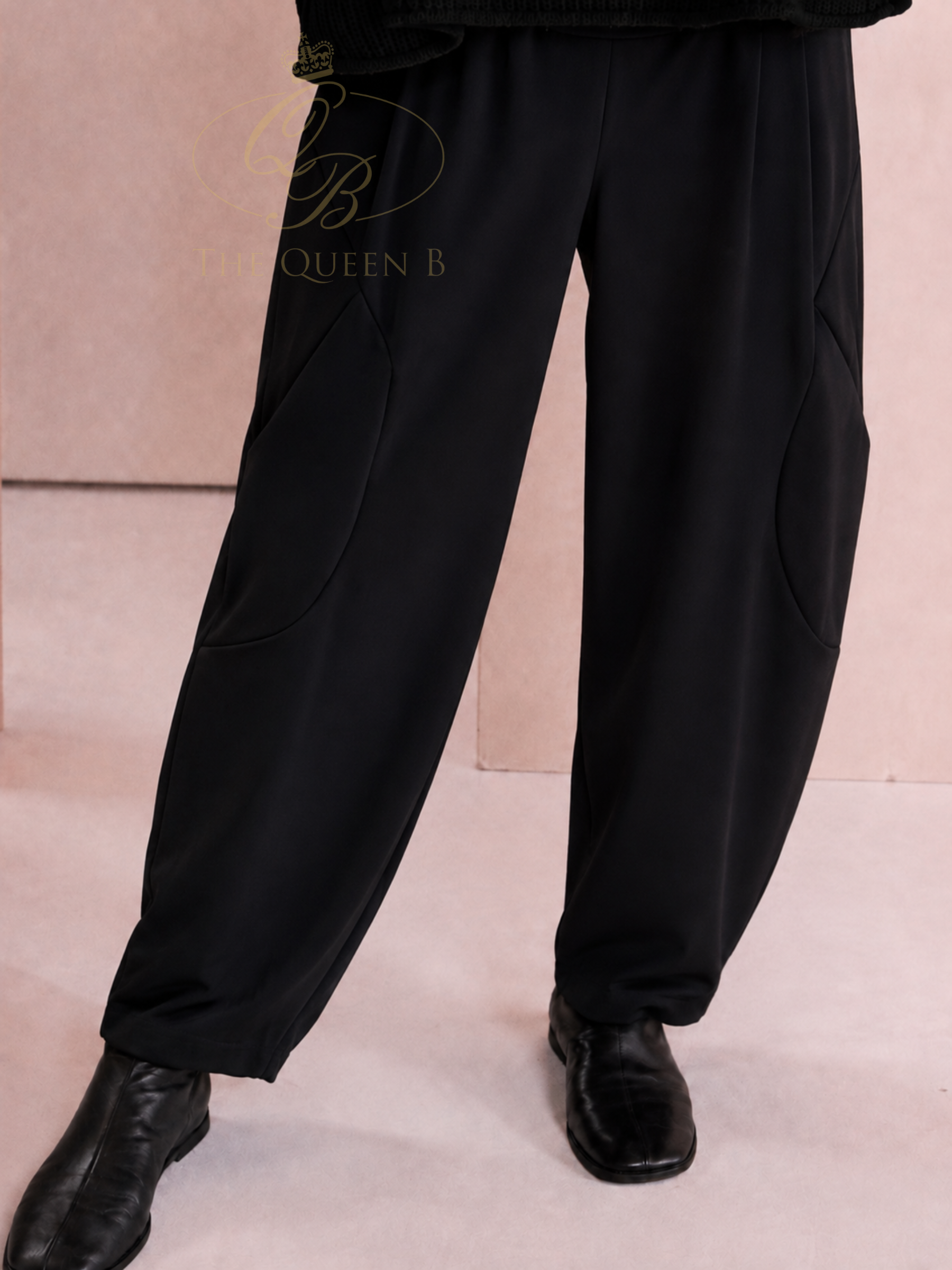 Naya NAW26 127A Shaped Trouser with balloon-style leg, shaped seams and pocket detail