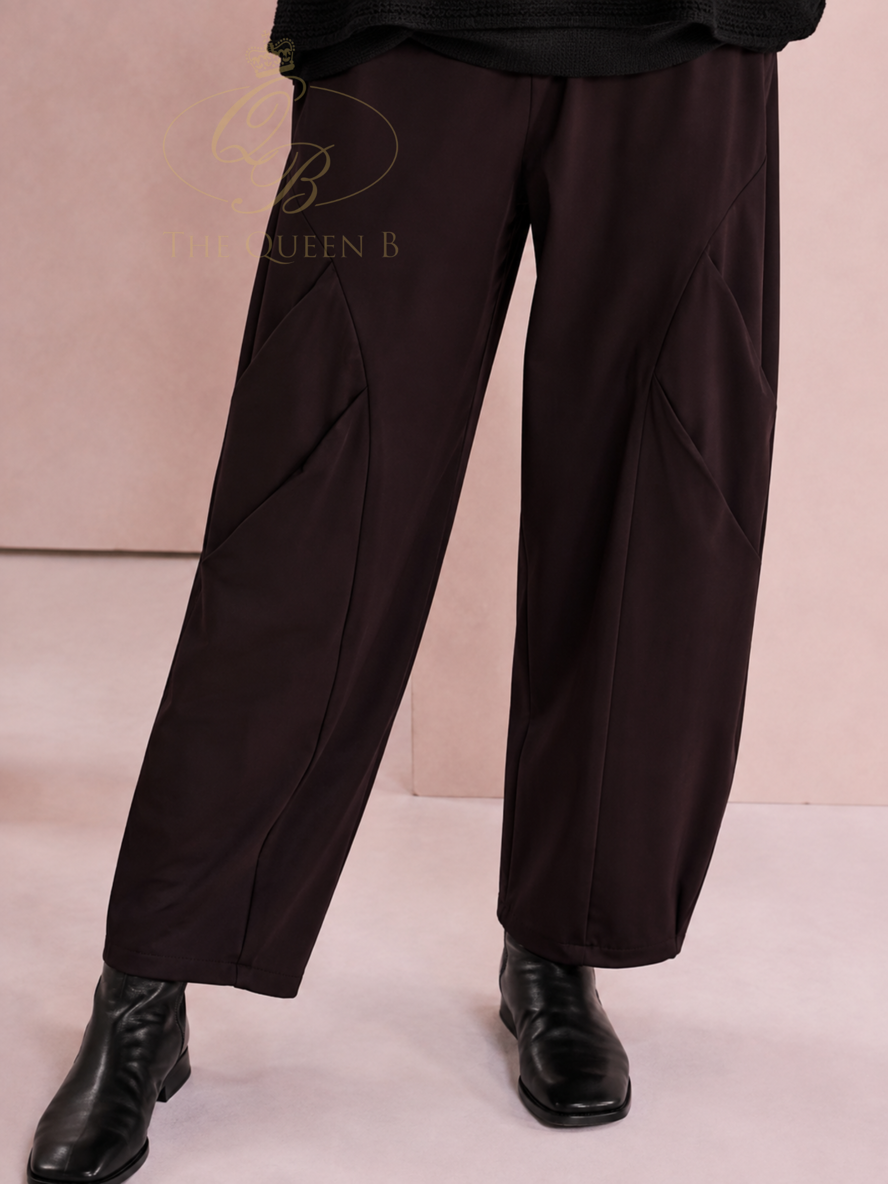 Naya NAW26 127A Shaped Trouser with balloon-style leg, shaped seams and pocket detail
