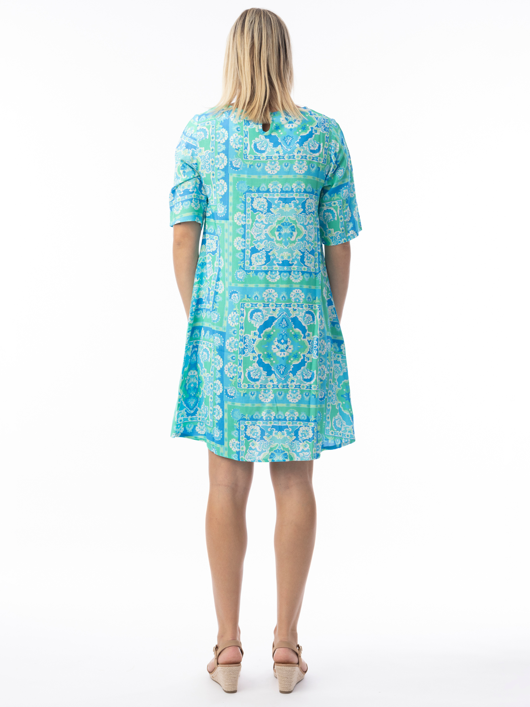 Orientique 10073 Montevideo Contemporary Dress relaxed-fit printed knee-length shift dress with round neckline and elbow-length sleeves.