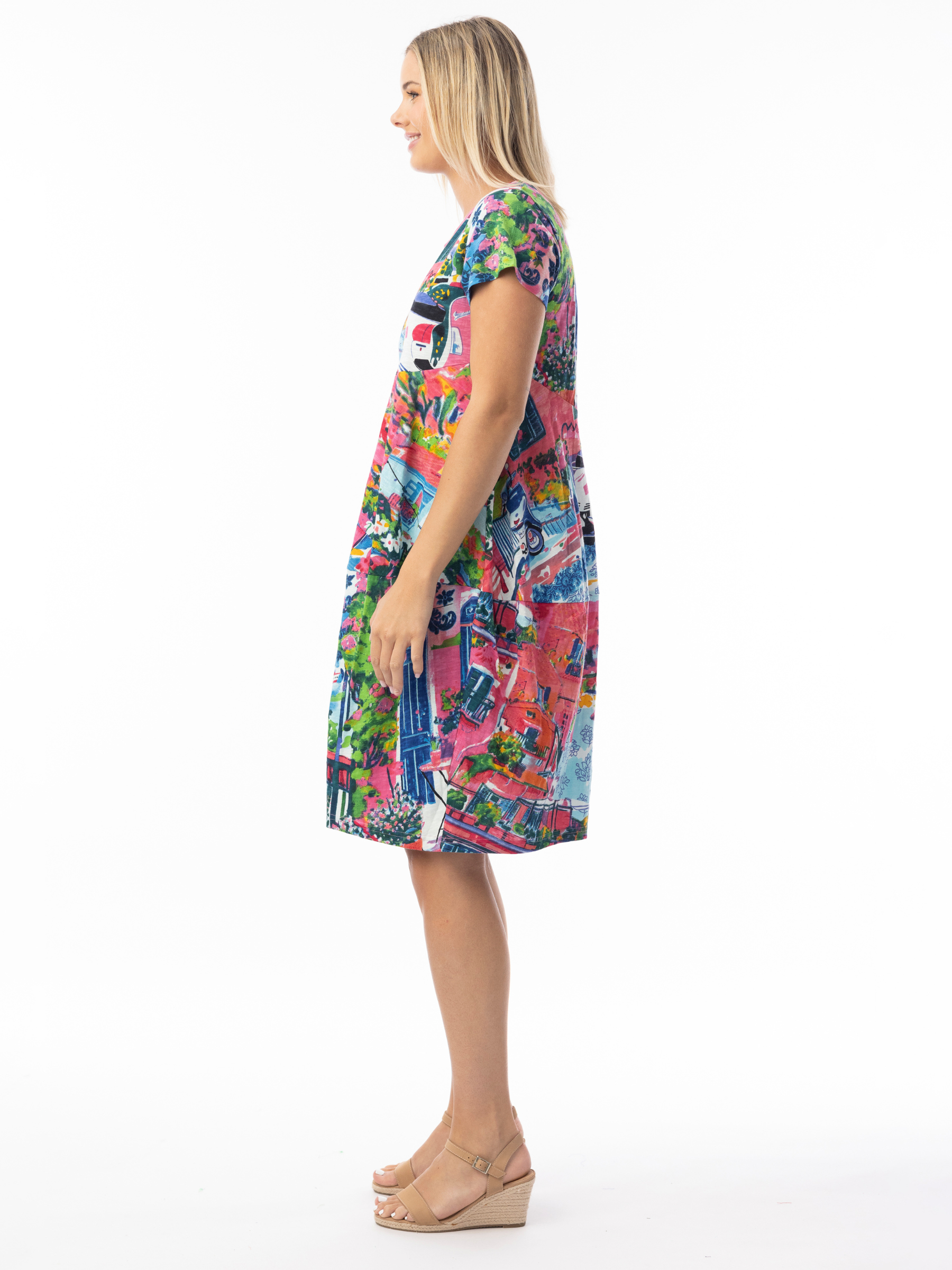 Orientique 20151S Bubble Short Sleeve Dress multicolour printed knee-length bubble dress with round neckline and short sleeves.