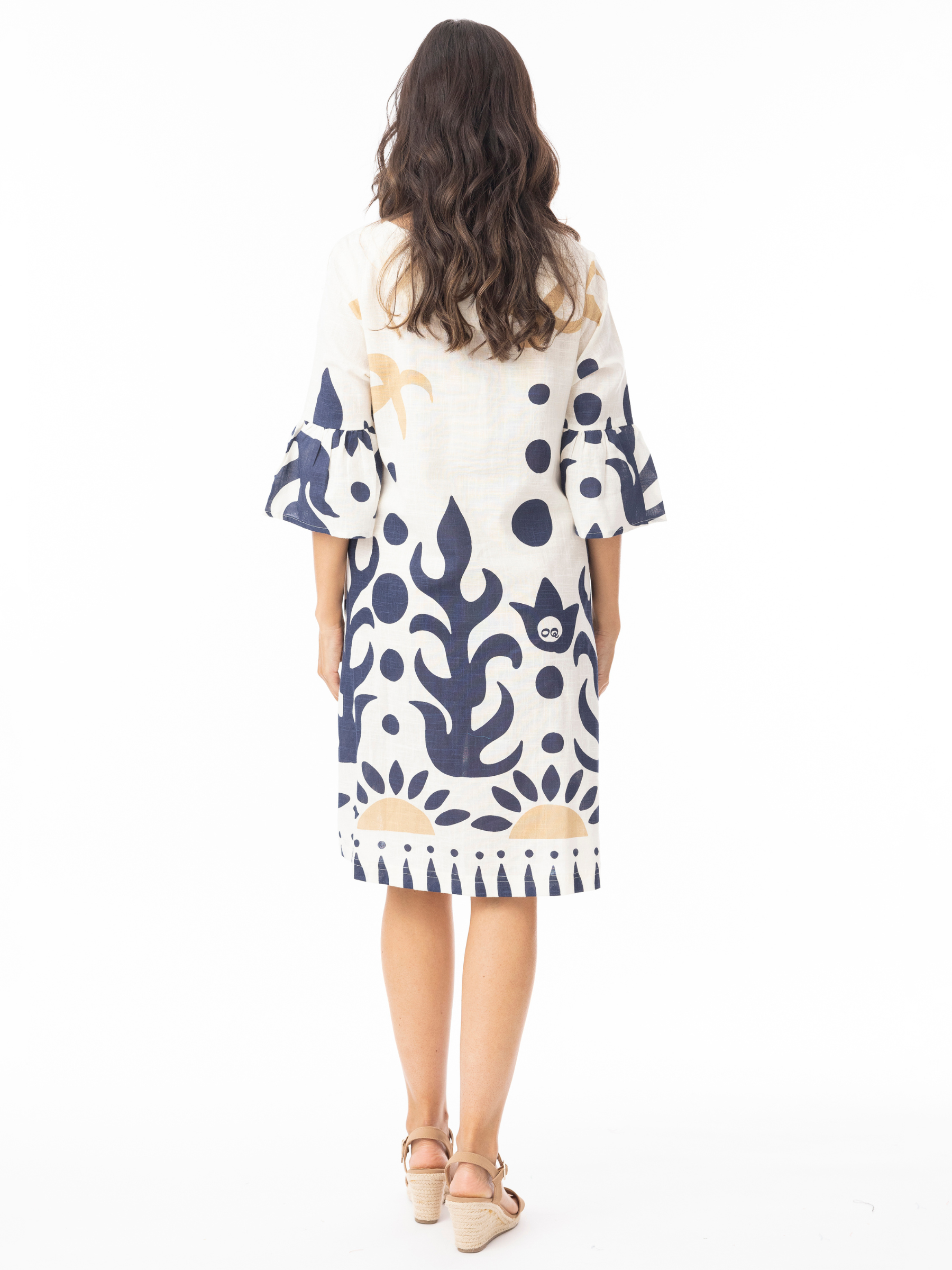 Orientique 40192 Nazca Contemporary Dress relaxed-fit printed dress with round neckline, three-quarter sleeves and side pockets.