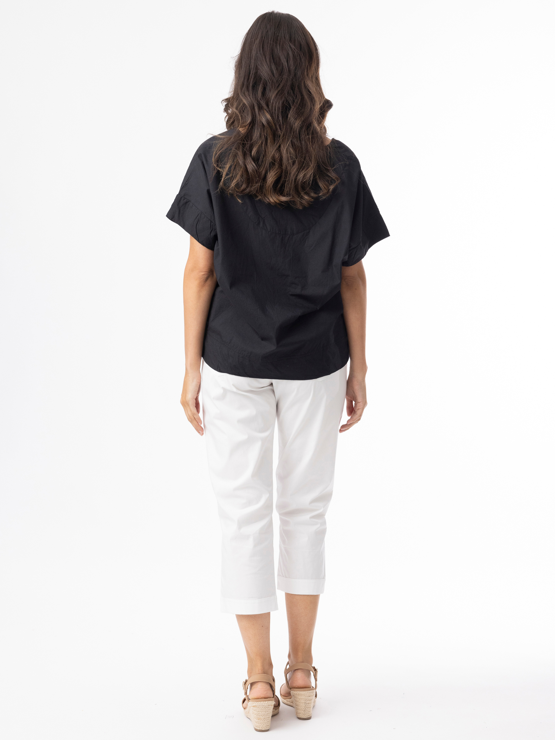 Orientique 5620 Bangalene Capri Pants women’s slim-leg cropped capri trousers with pull-on waistband and streamlined fit.