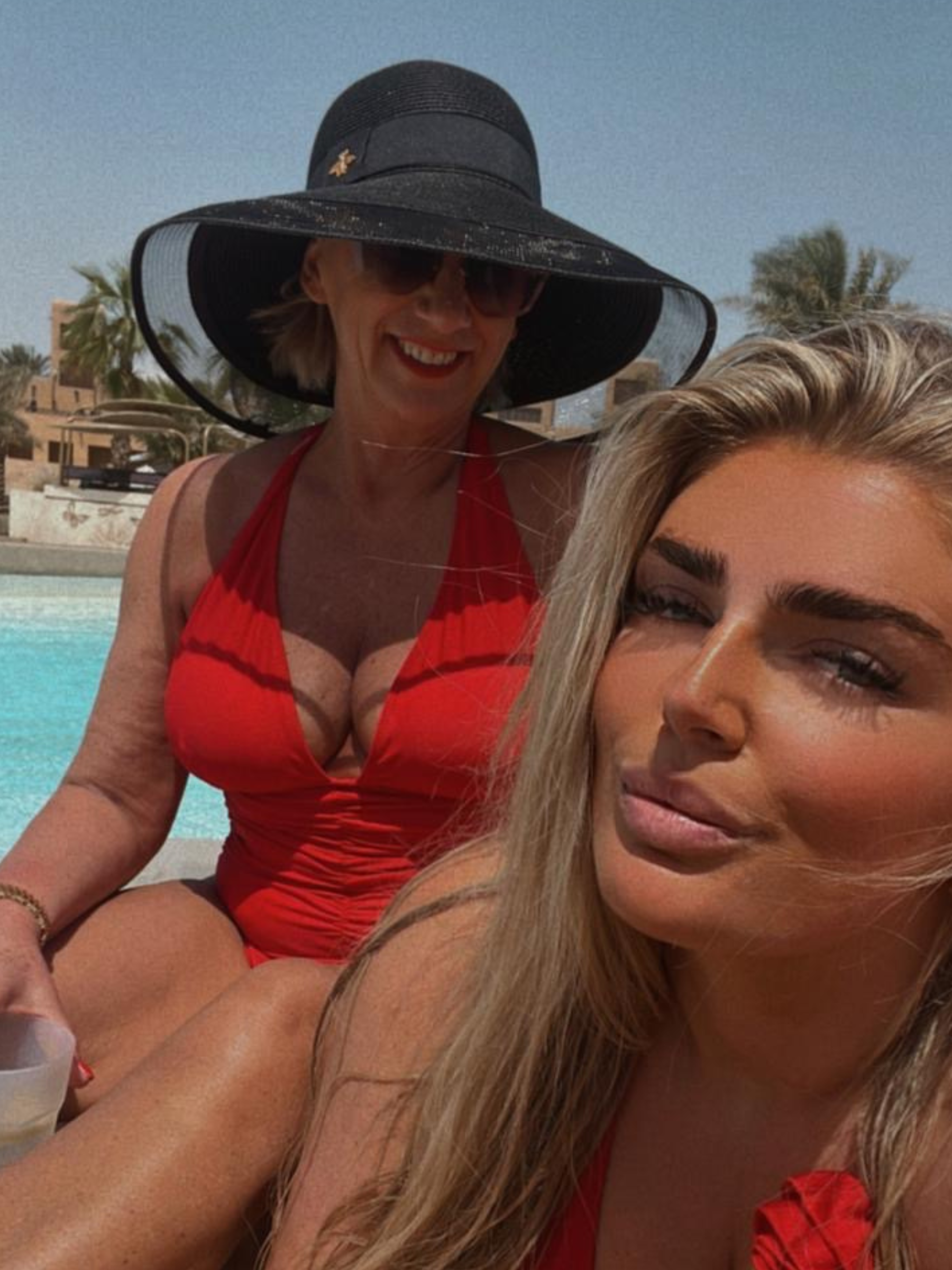 PCHA WA161 Audrey Hat with wide brim, mesh edging and gold bee detail - an elegant Audrey Hepburn–inspired occasion hat available in white and black.