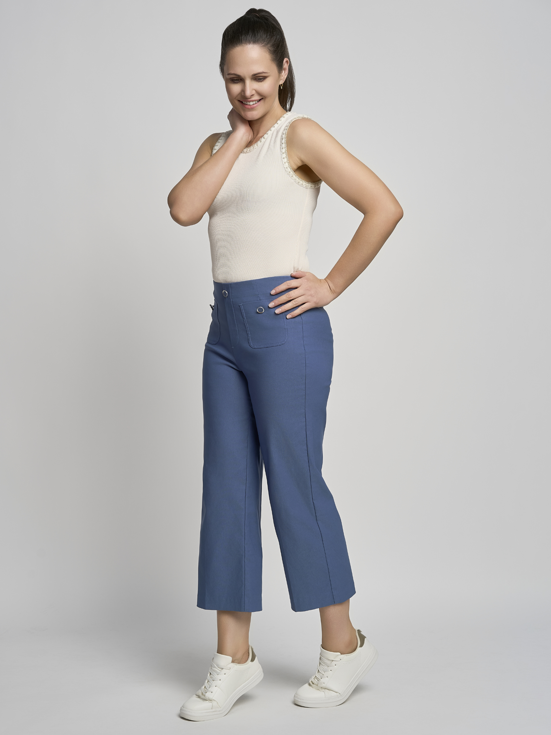 PINNS - 638C DENIM women’s wide leg culotte with button feature and cropped silhouette.