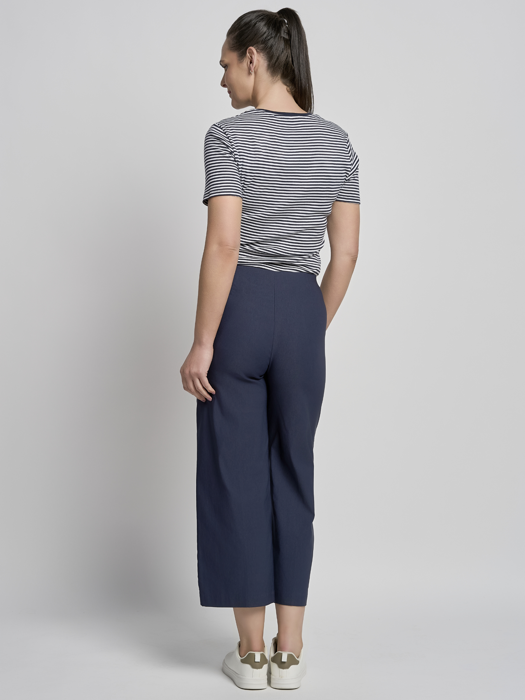 PINNS - 638C NAVY women’s wide leg culotte with button feature and cropped silhouette.