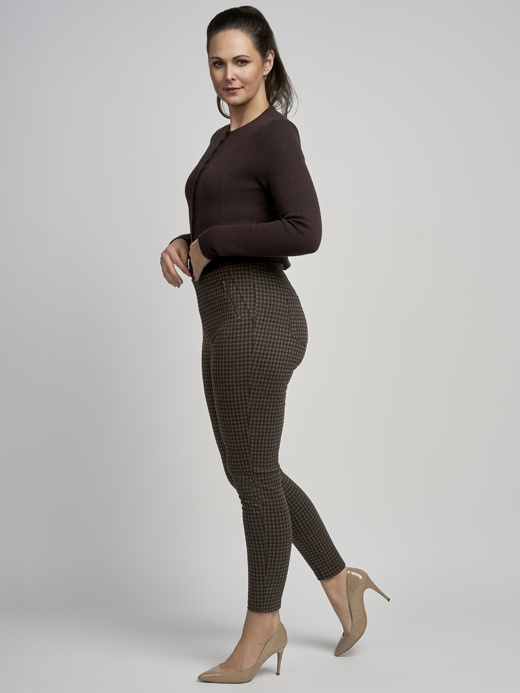 PINNS 420T/S Ponte Pull Up Legging with a flattering slim fit and comfortable stretch finish.