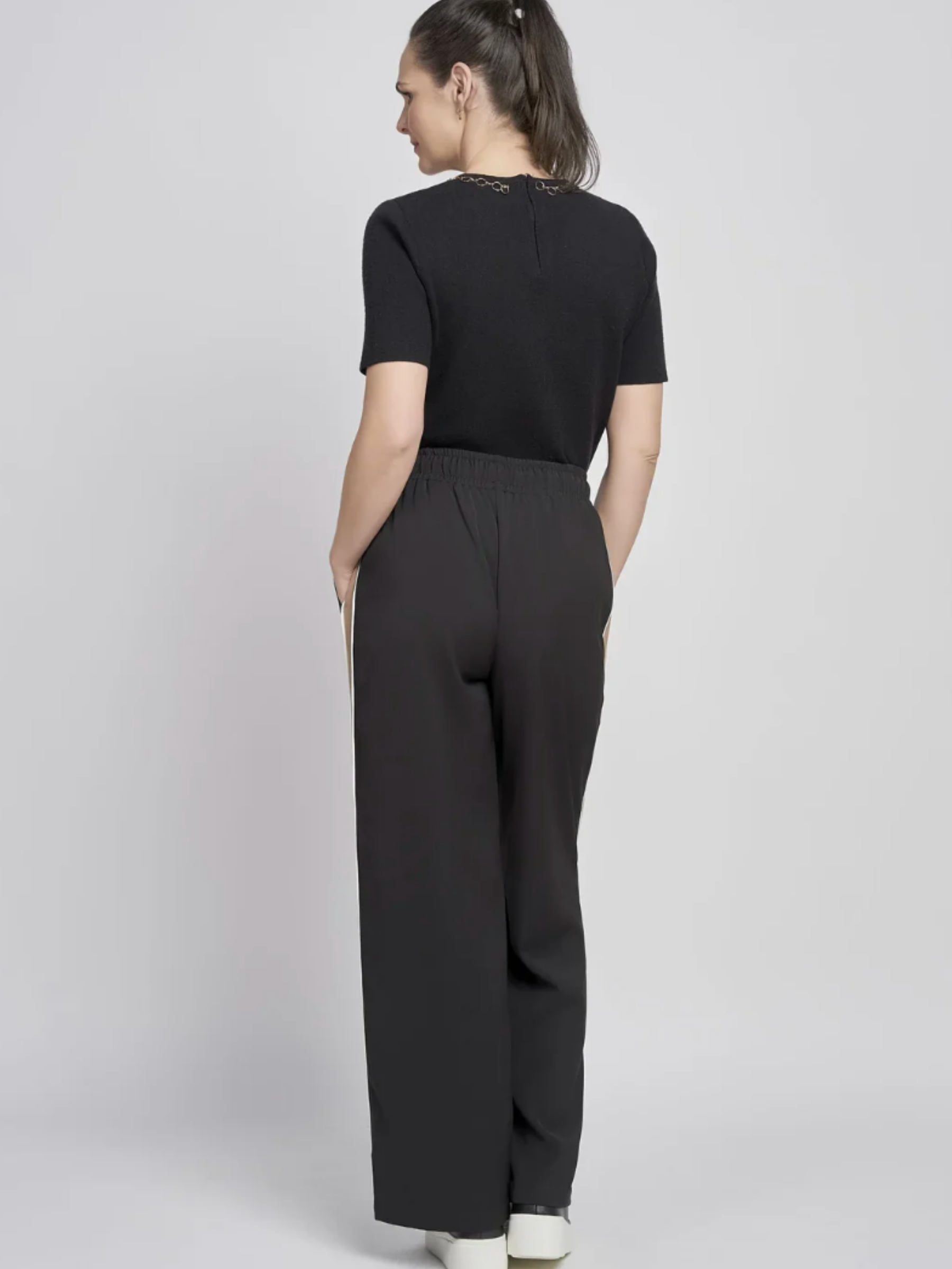 PINNS 643T Side Tape Wide Leg Trouser with contrast side tape, elasticated drawstring waist, side pockets and wide leg fit.