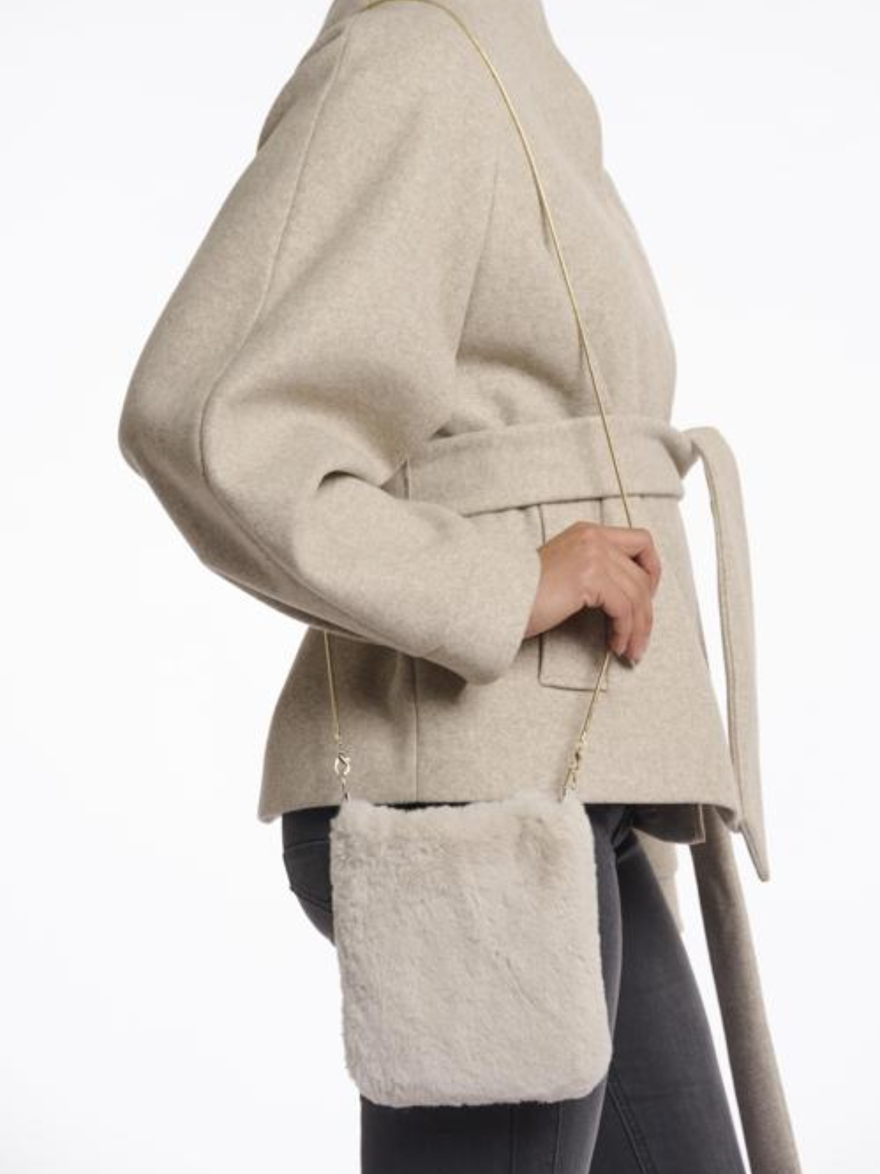 Women’s birch faux fur crossbody bag with slim chain strap – soft plush evening bag perfect for winter outfits and chic day-to-night styling.