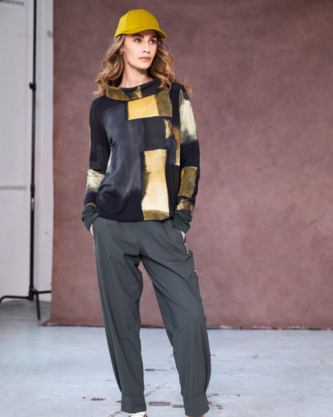 NAYA - NAW25 102 Cuff Trouser / Zip Pocket