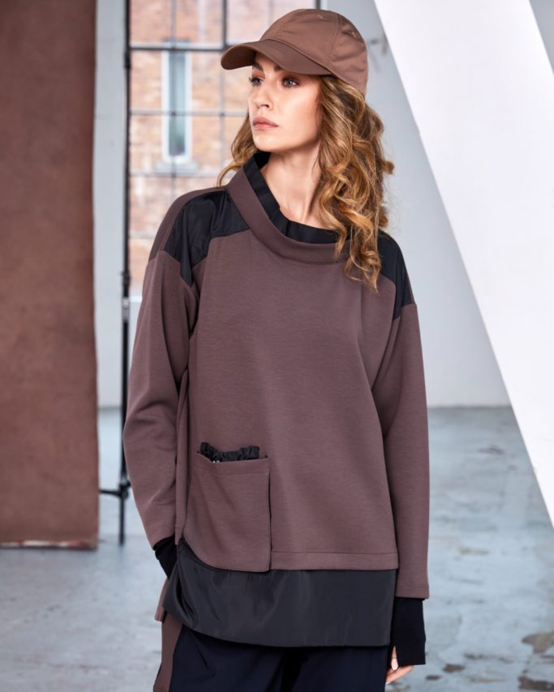 NAYA - NAW25 127 Sweatshirt with Pockets