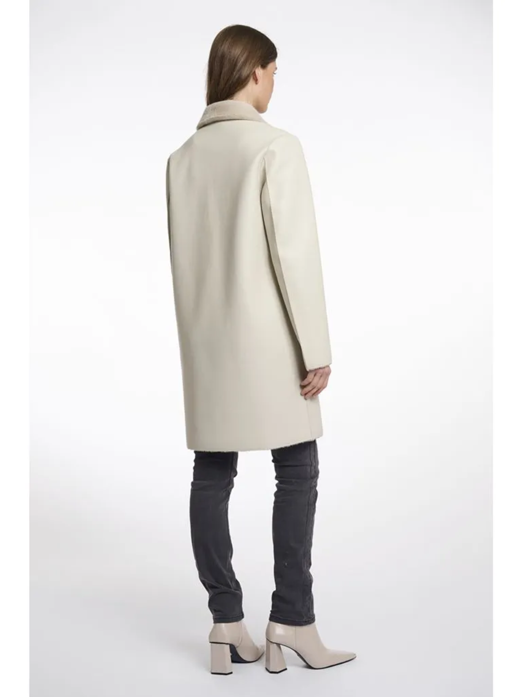 Rino & Pelle Ivon Birch reversible coat – women’s cream longline winter coat with lapel collar, double-breasted buttons and large pockets, styled for versatile day-to-night outerwear.