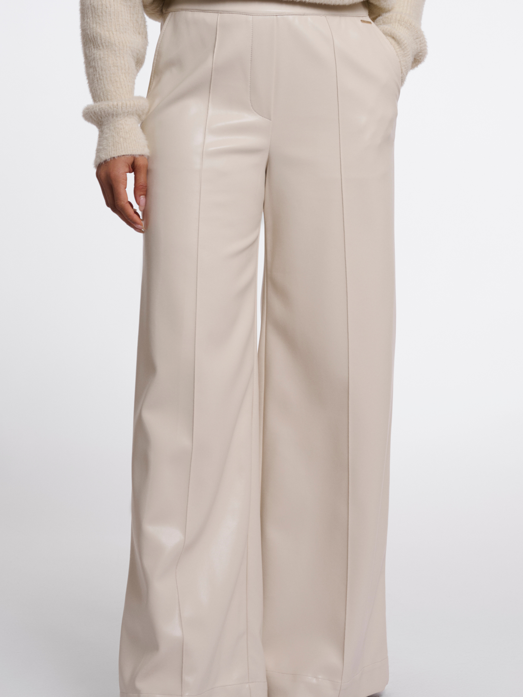 Rino & Pelle Therese Short Wide Leg Pants wide leg trousers with front seam detail