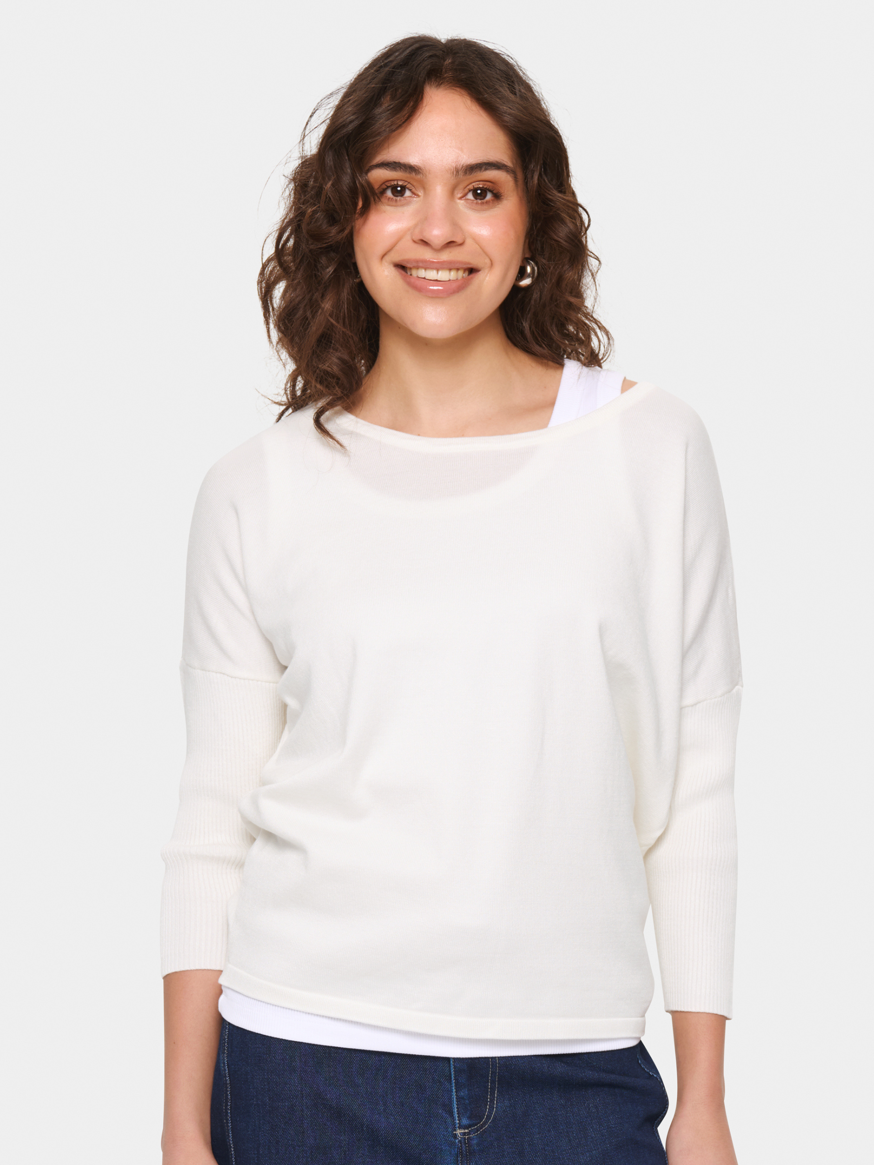 Saint Tropez A2561 Milla R-Neck Pullover with round neckline, casual fit and relaxed sleeves