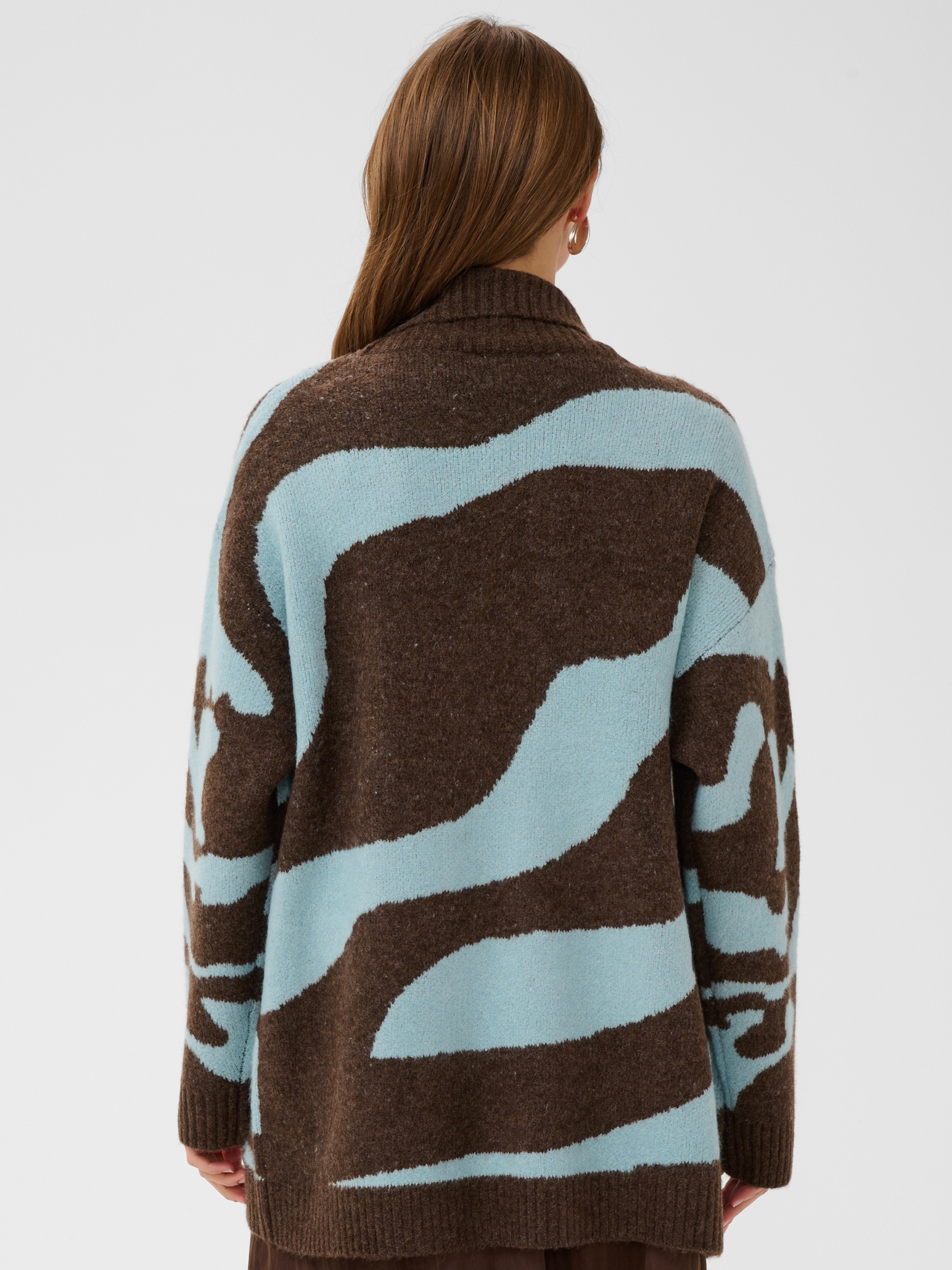 Saint Tropez Mallie Open Cardigan with abstract pattern, open front, long sleeves, patch pockets and loose fit