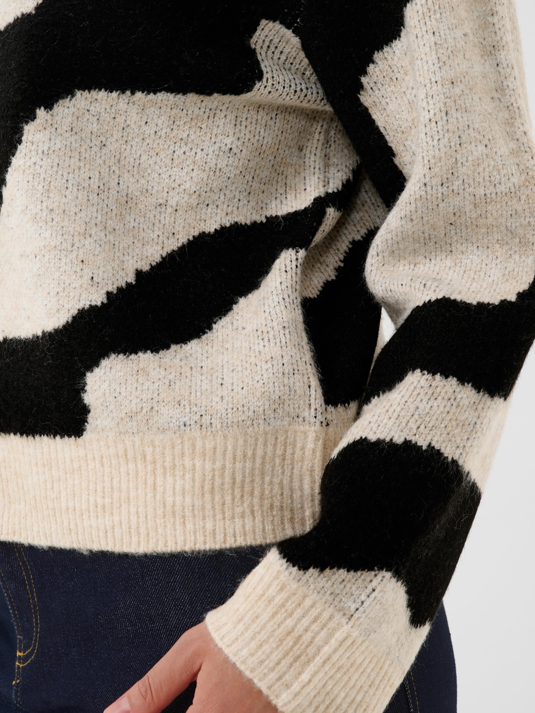 Saint Tropez Mallie Pullover with high neckline, abstract pattern, long sleeves and regular fit