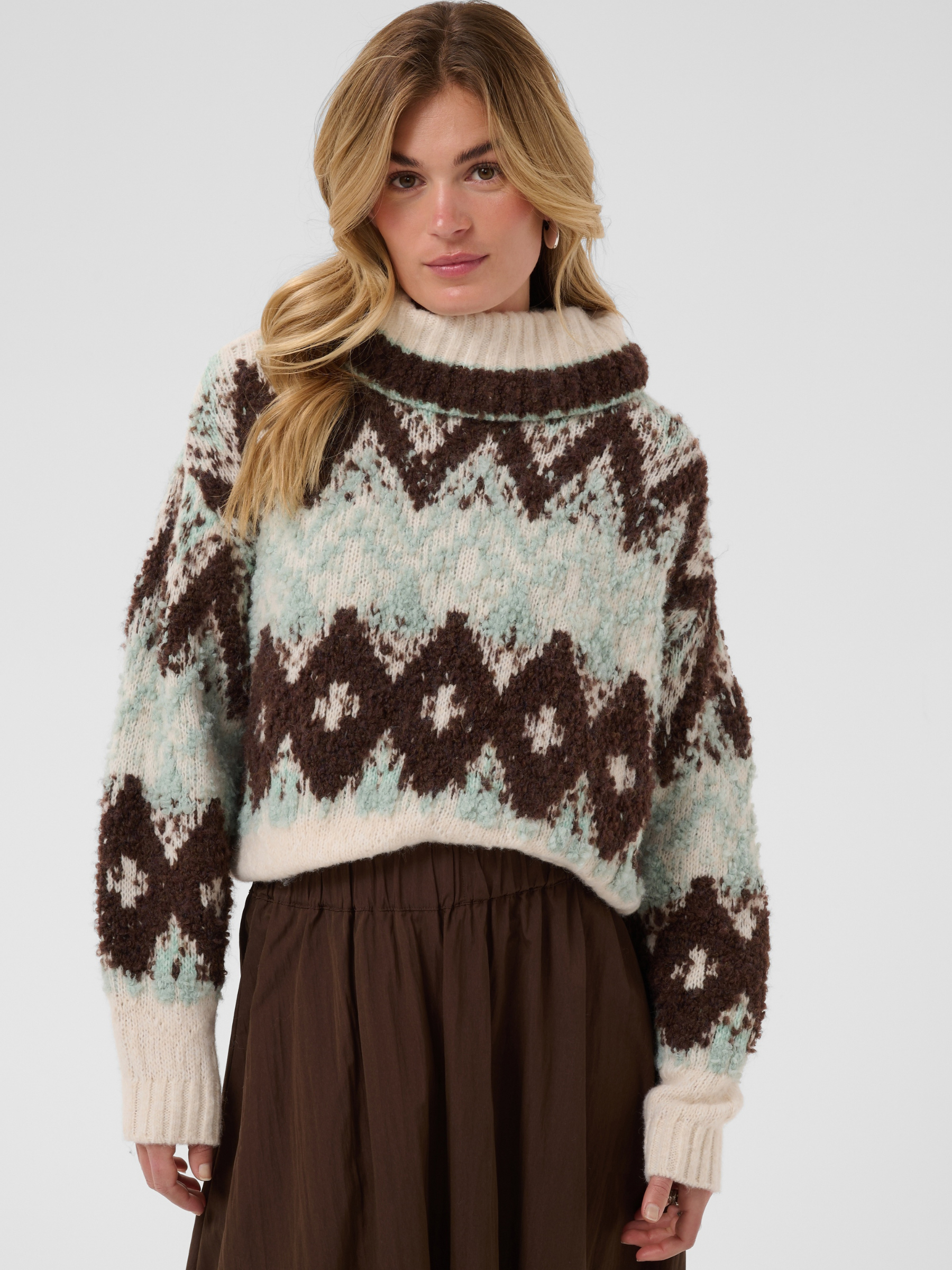 Saint Tropez Tuska Pullover with high neckline, patterned knit design, long sleeves and loose fit