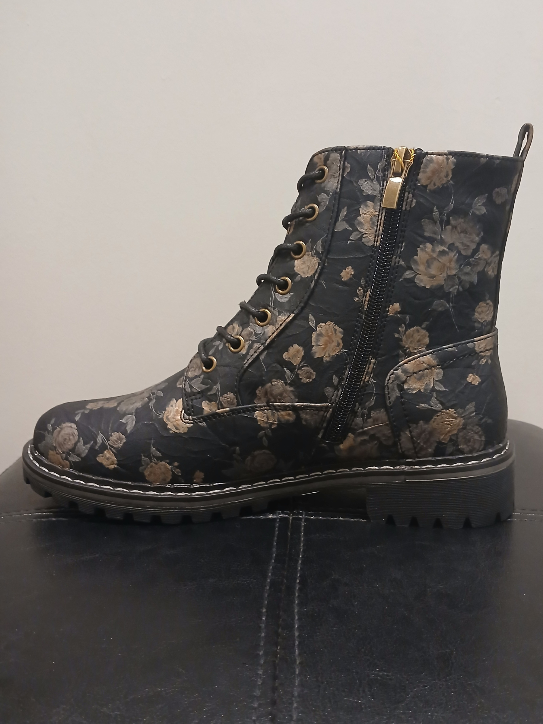 LUNAR - DAZZLE BLACK FLORAL BOOT
