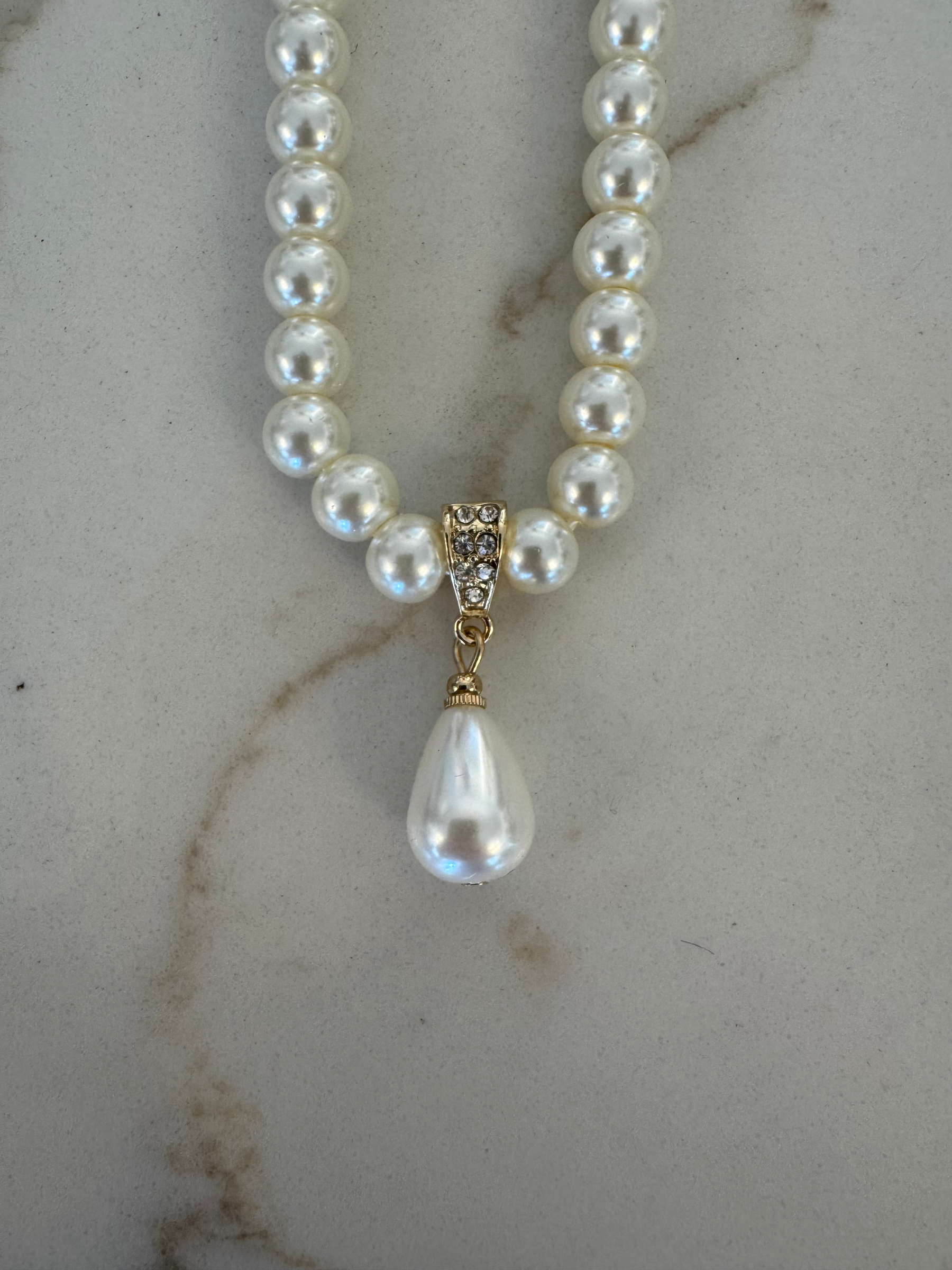 Nouvelle Pearl Necklace